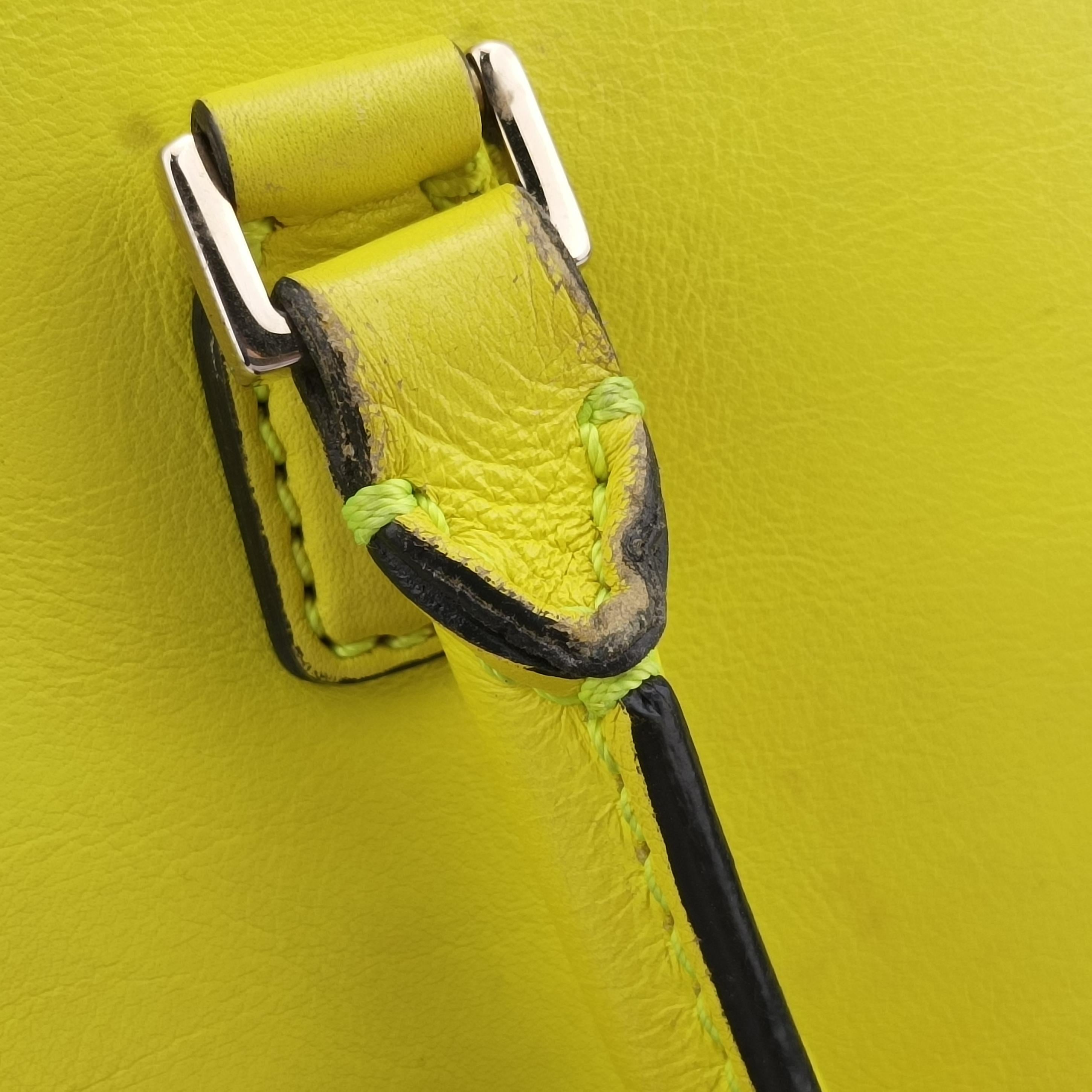 Pre-owned Valentino Rockstud Yellow Leather  shoulderbag | stylenewstar