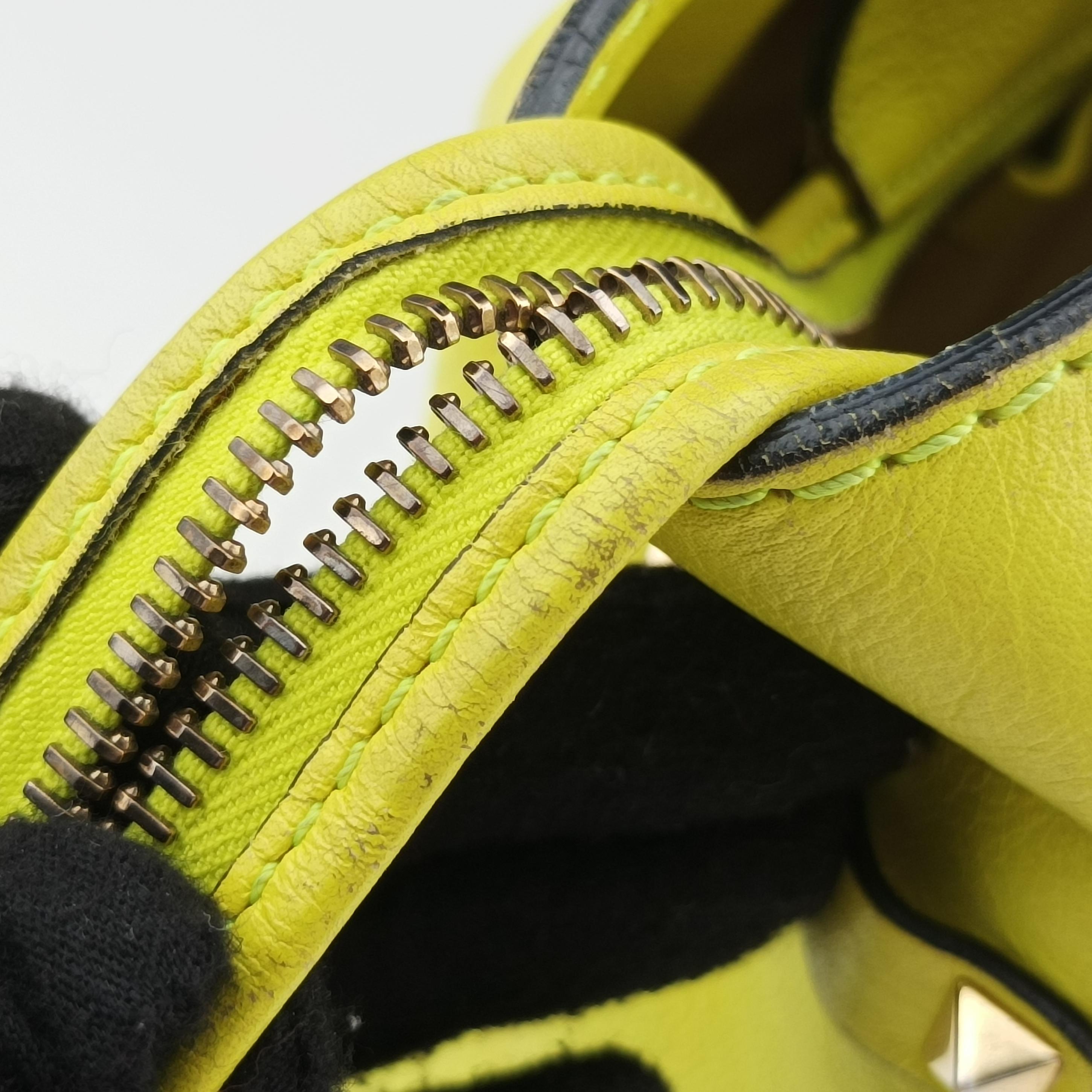 Pre-owned Valentino Rockstud Yellow Leather  shoulderbag | stylenewstar