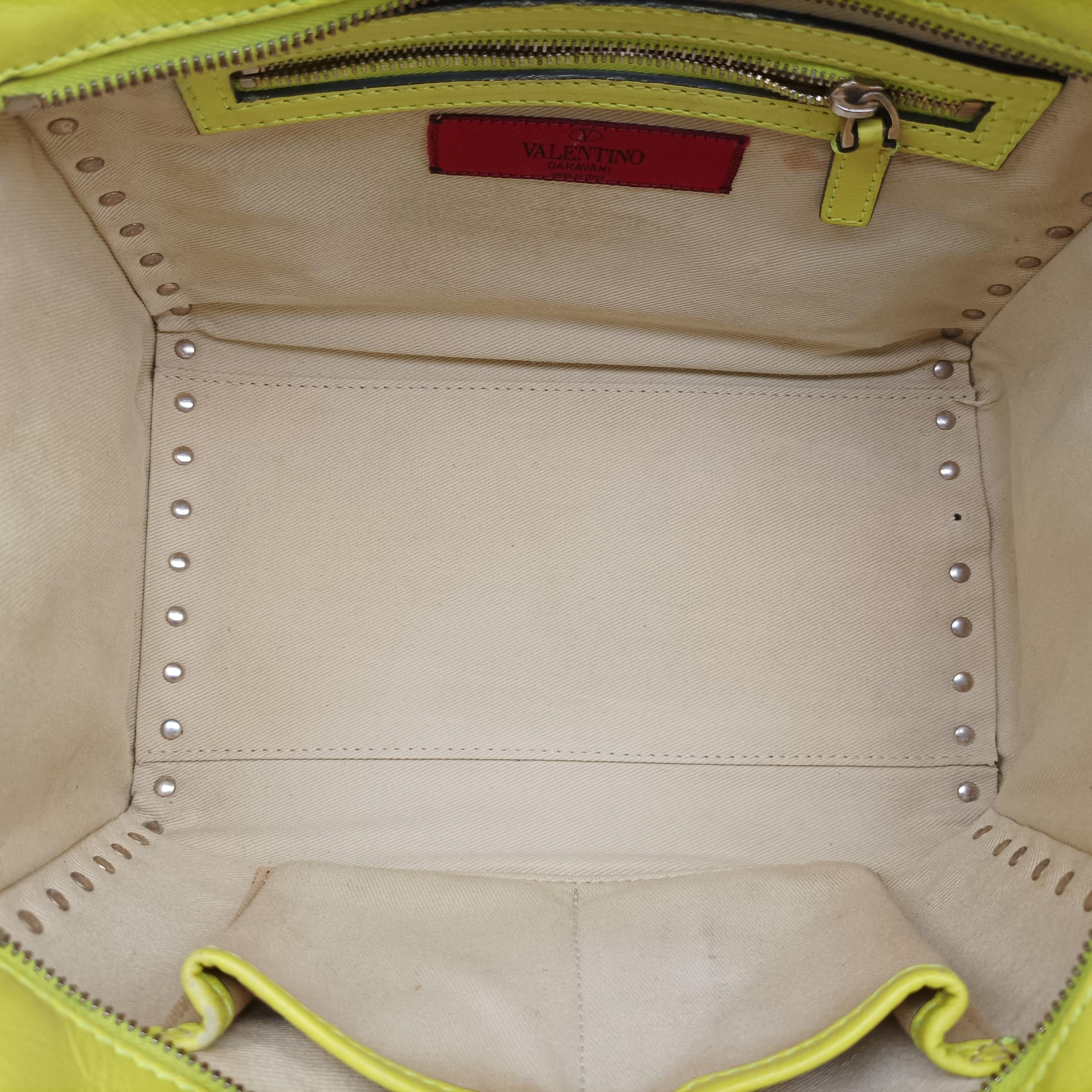 Pre-owned Valentino Rockstud Yellow Leather  shoulderbag | stylenewstar