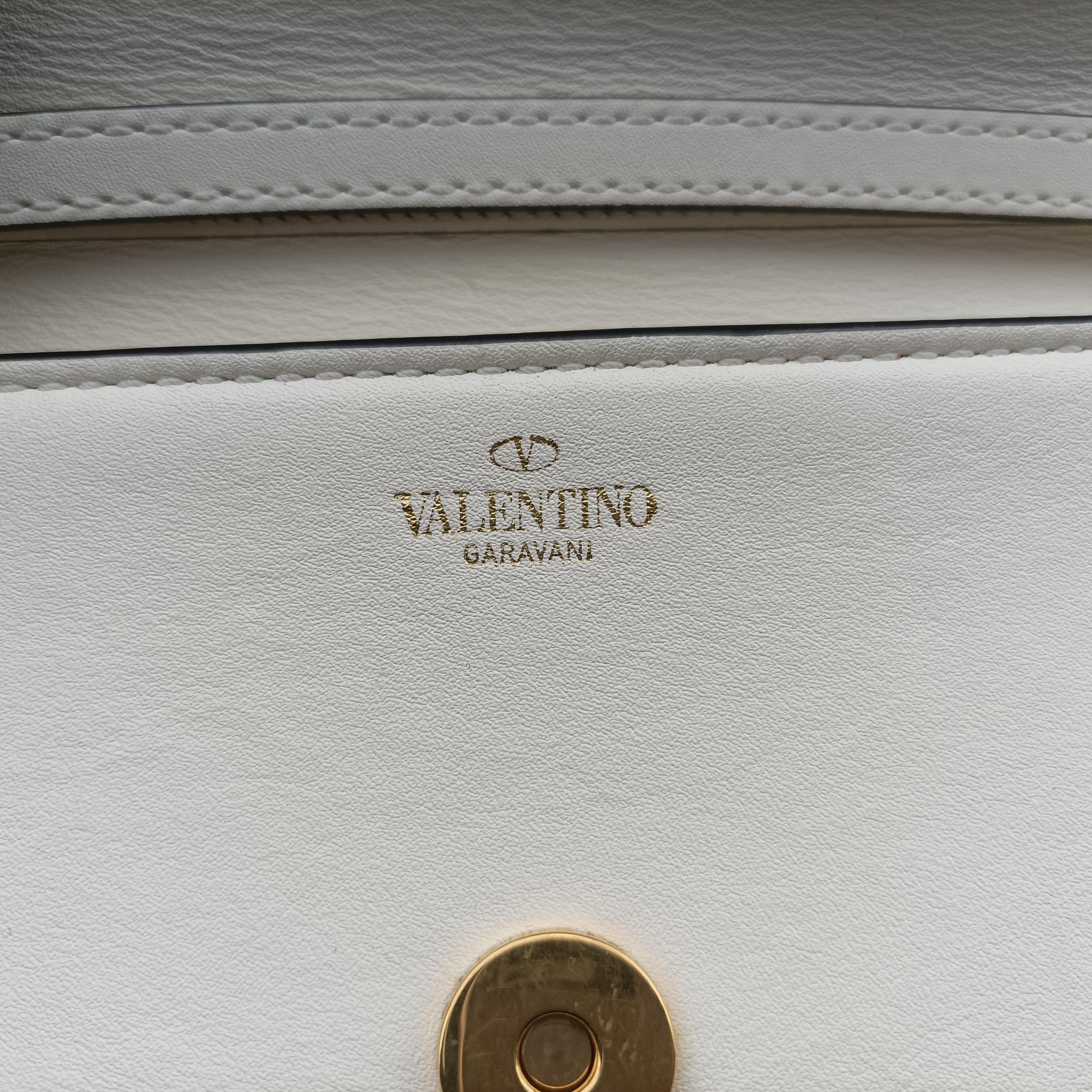 Pre-owned Valentino Garavani Loco White Leather  handbag | stylenewstar