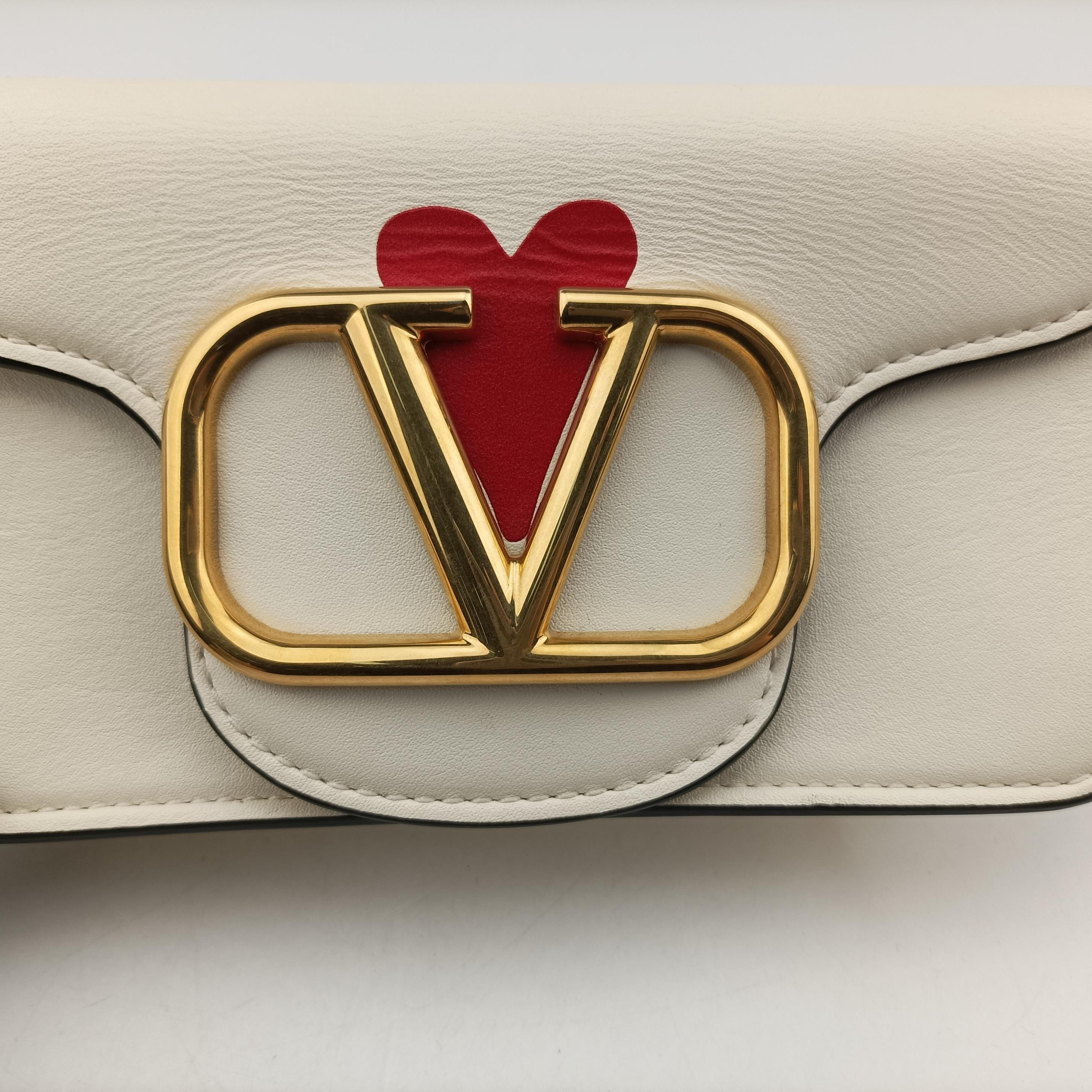 Pre-owned Valentino Garavani Loco White Leather  handbag | stylenewstar