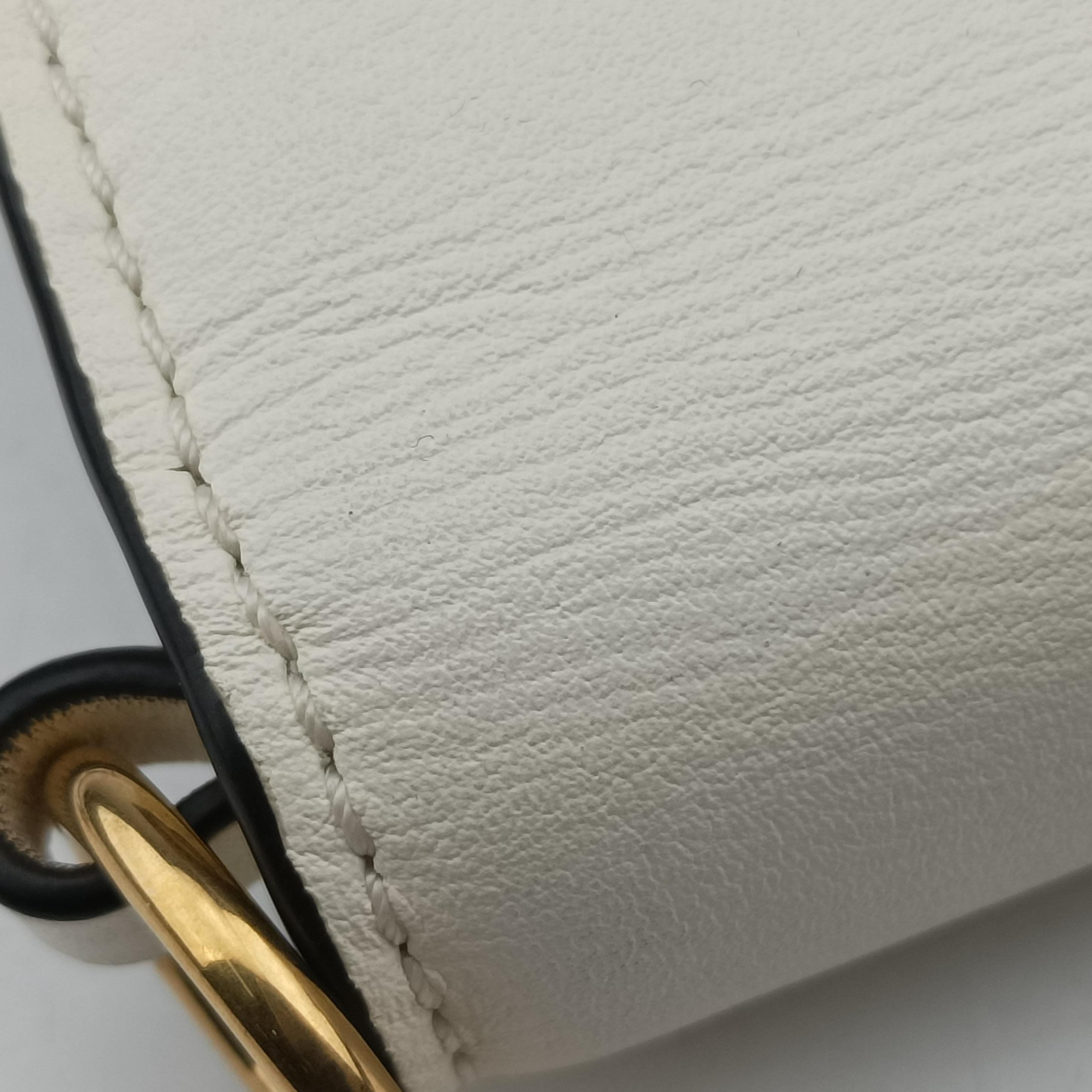Pre-owned Valentino Garavani Loco White Leather  handbag | stylenewstar