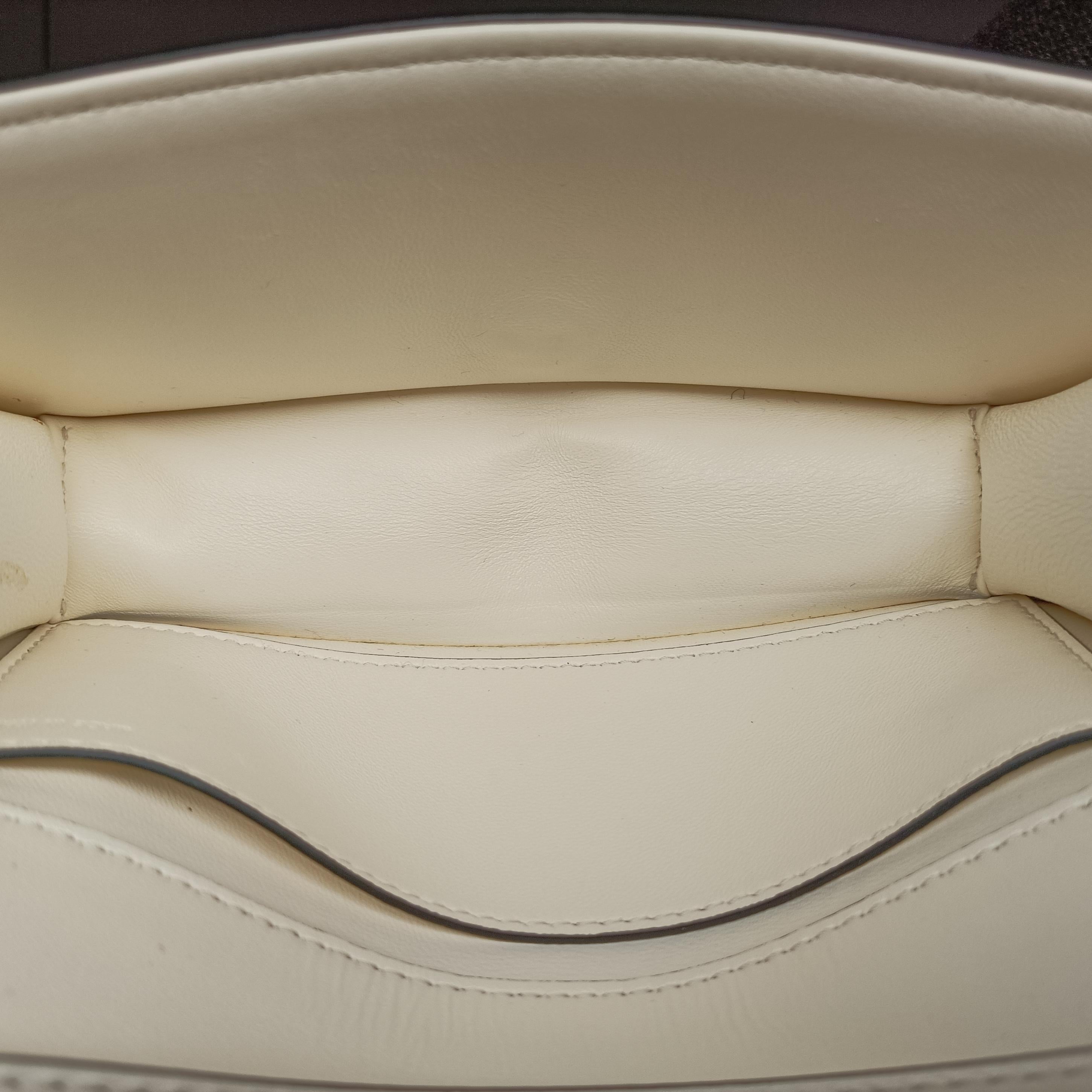 Pre-owned Valentino Garavani Loco White Leather  handbag | stylenewstar