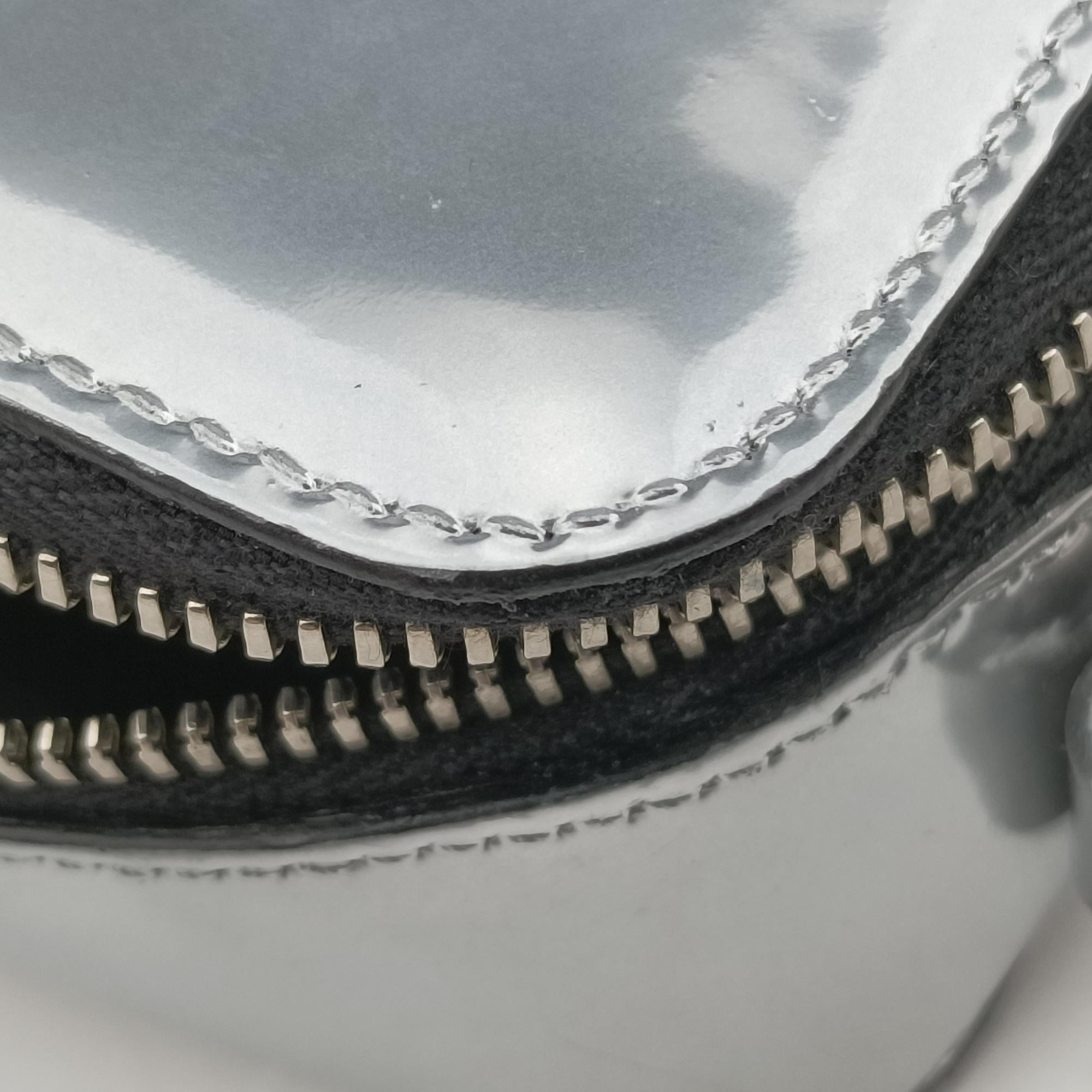 Pre-owned Prada Brique Chrome Silver Patent 2VH070 shoulderbag | stylenewstar