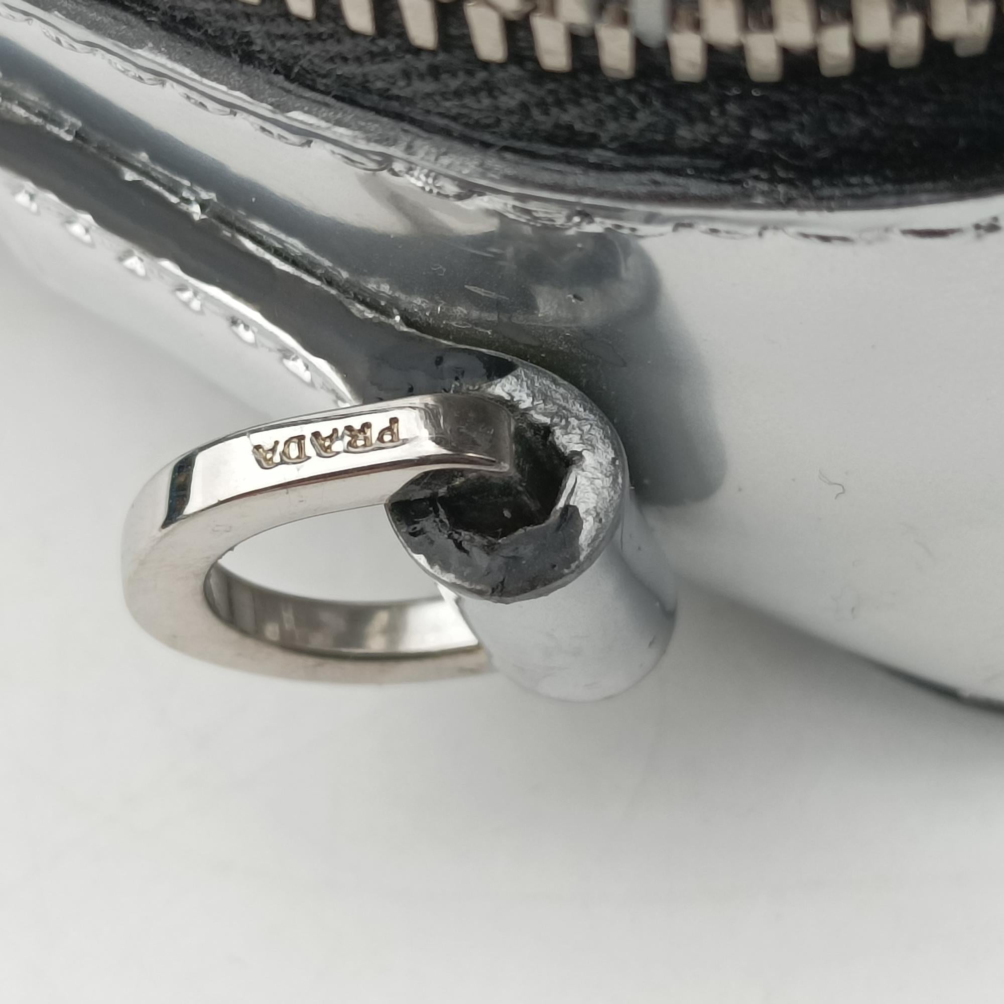 Pre-owned Prada Brique Chrome Silver Patent 2VH070 shoulderbag | stylenewstar