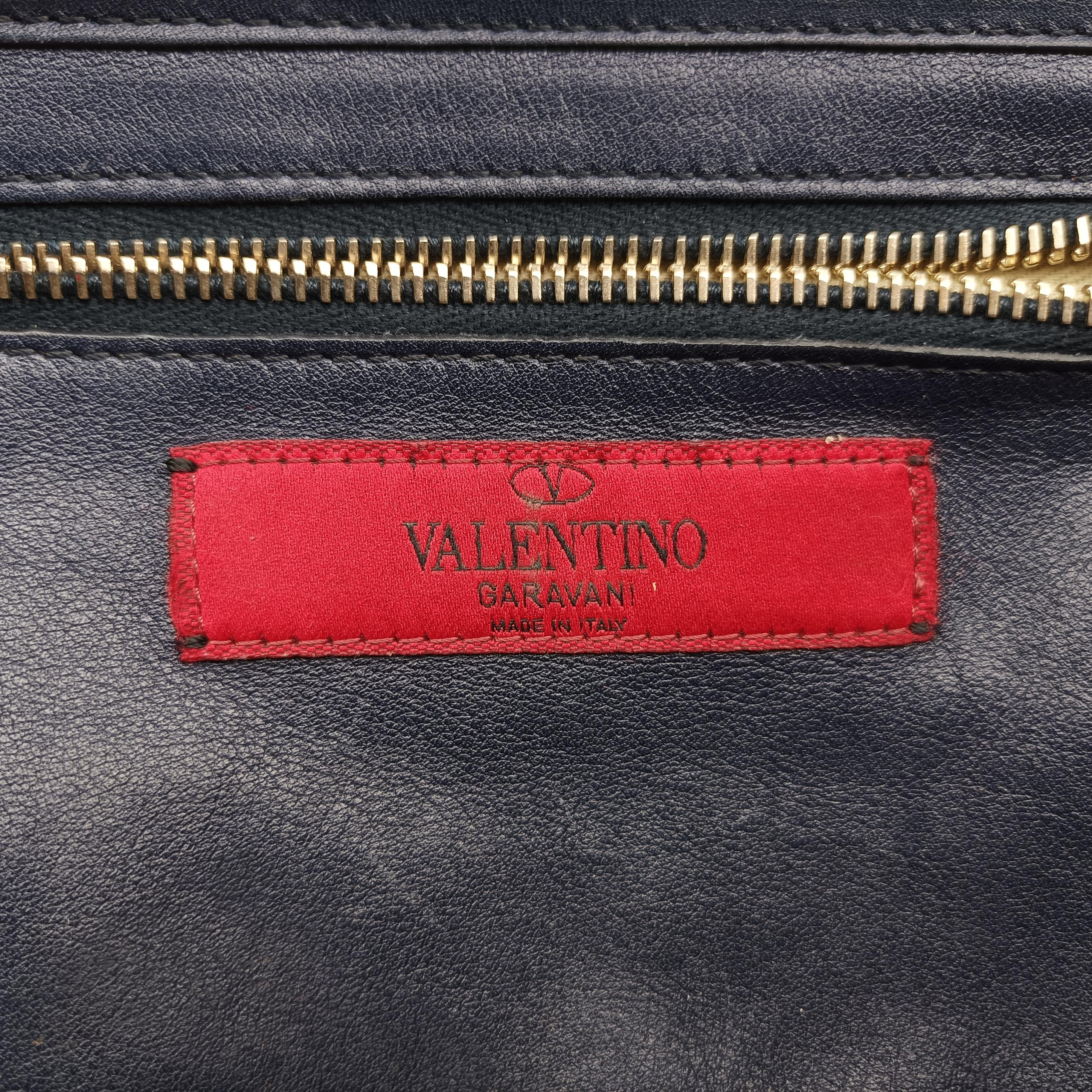 Secondhand Valentino Rockstud Navy Leather  shoulderbag | stylenewstar
