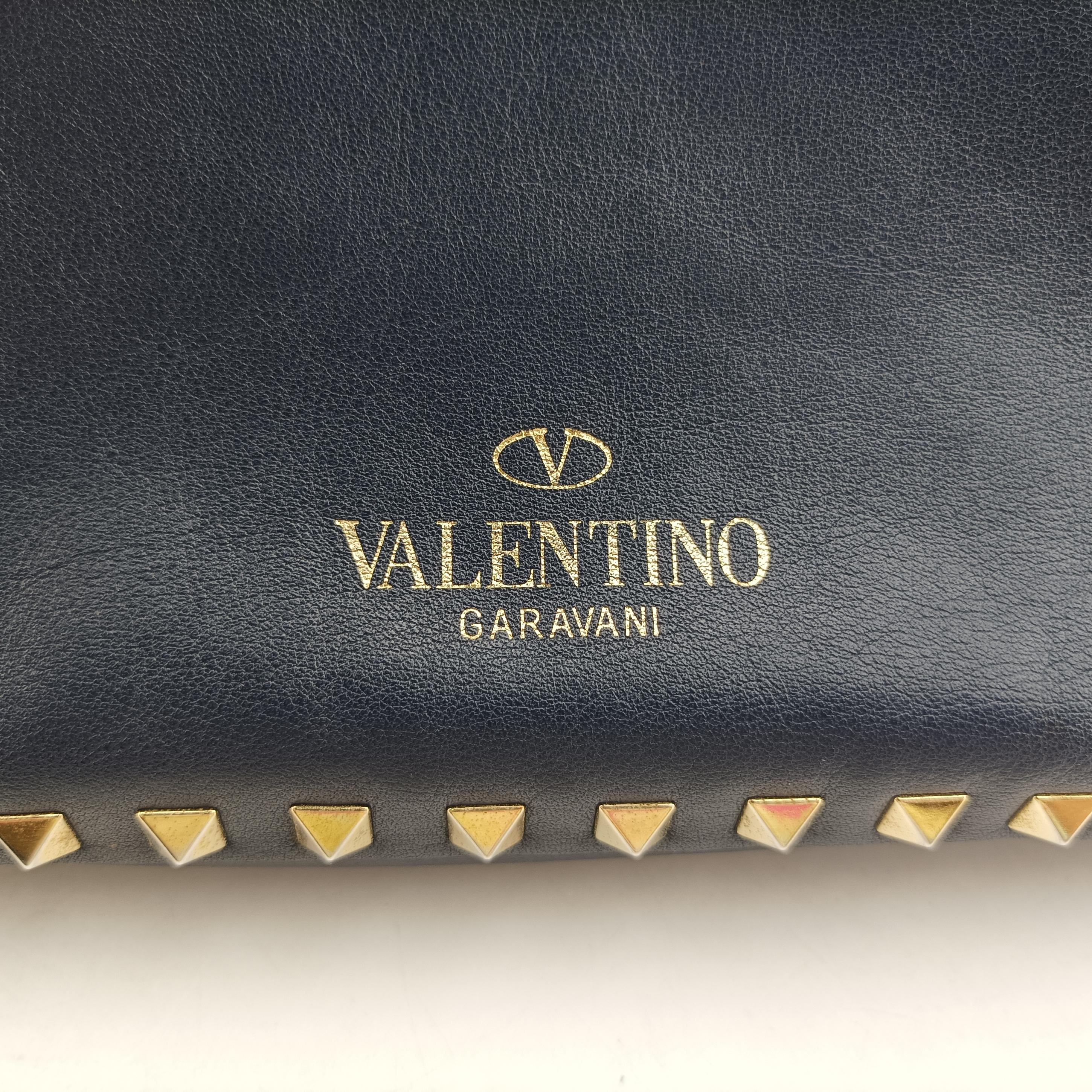 Secondhand Valentino Rockstud Navy Leather  shoulderbag | stylenewstar