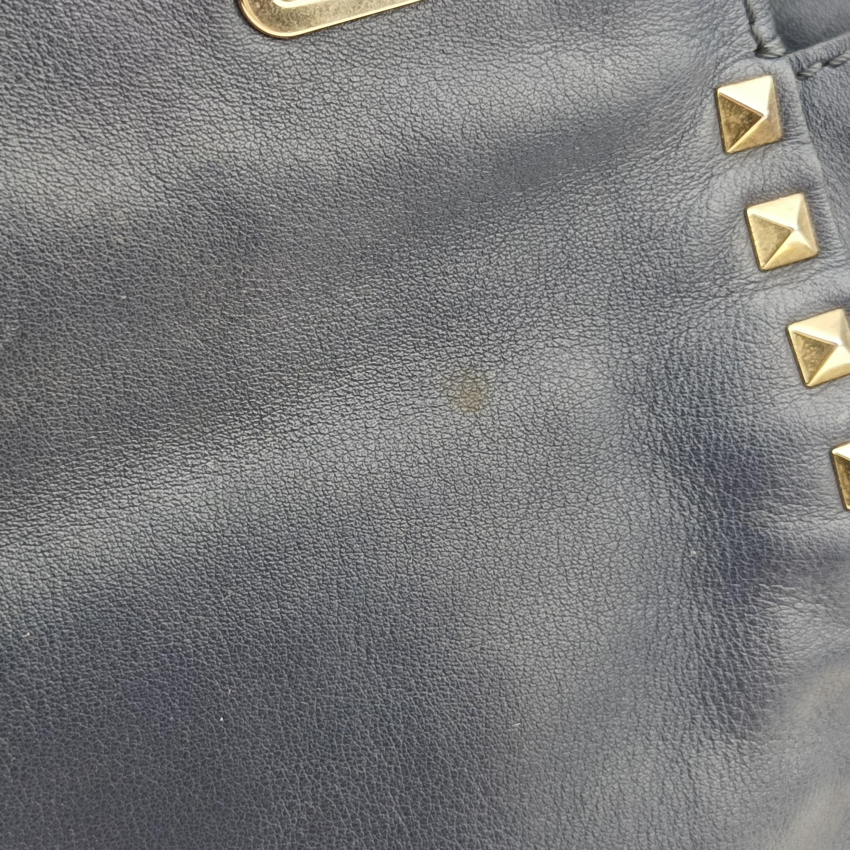 Secondhand Valentino Rockstud Navy Leather  shoulderbag | stylenewstar