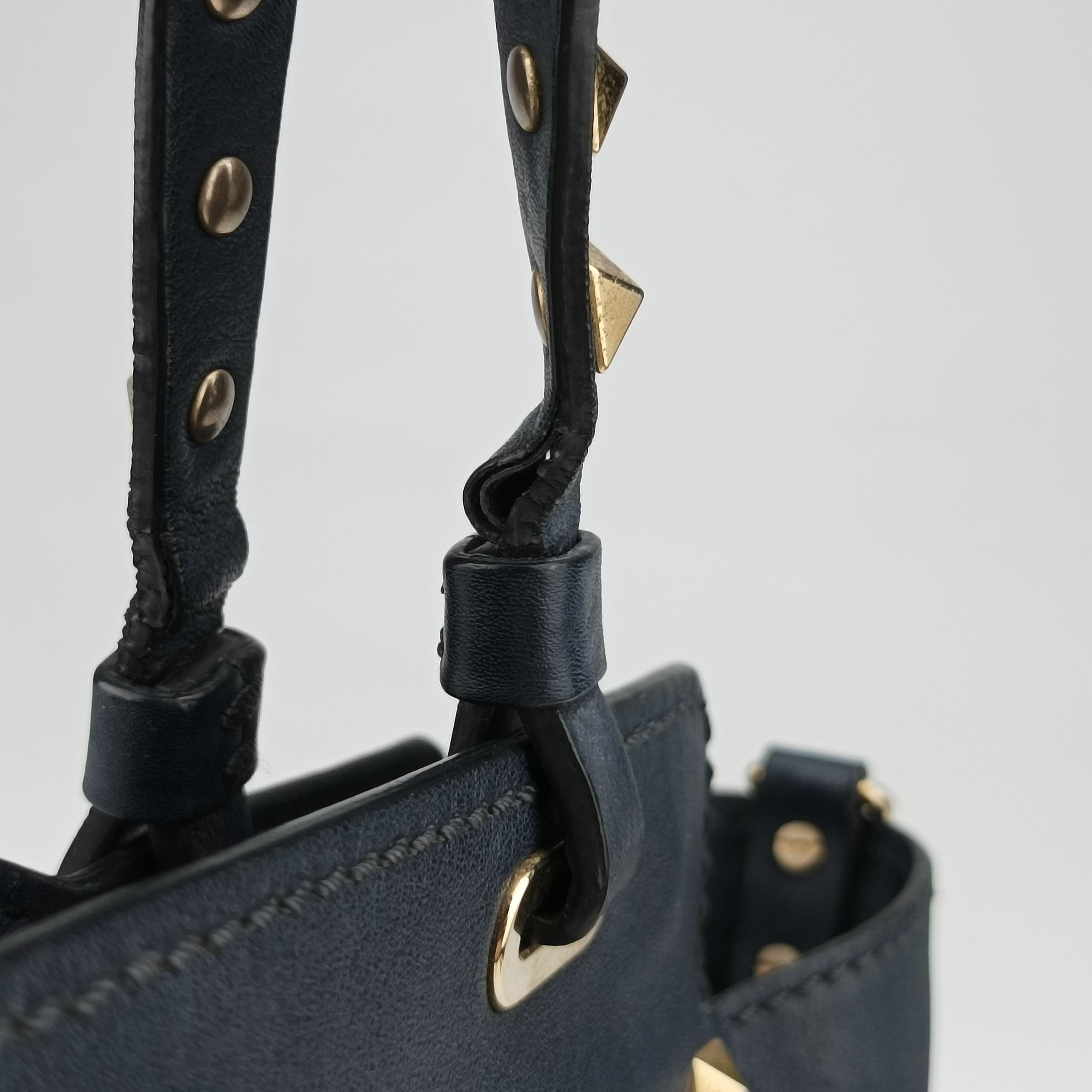 Secondhand Valentino Rockstud Navy Leather  shoulderbag | stylenewstar