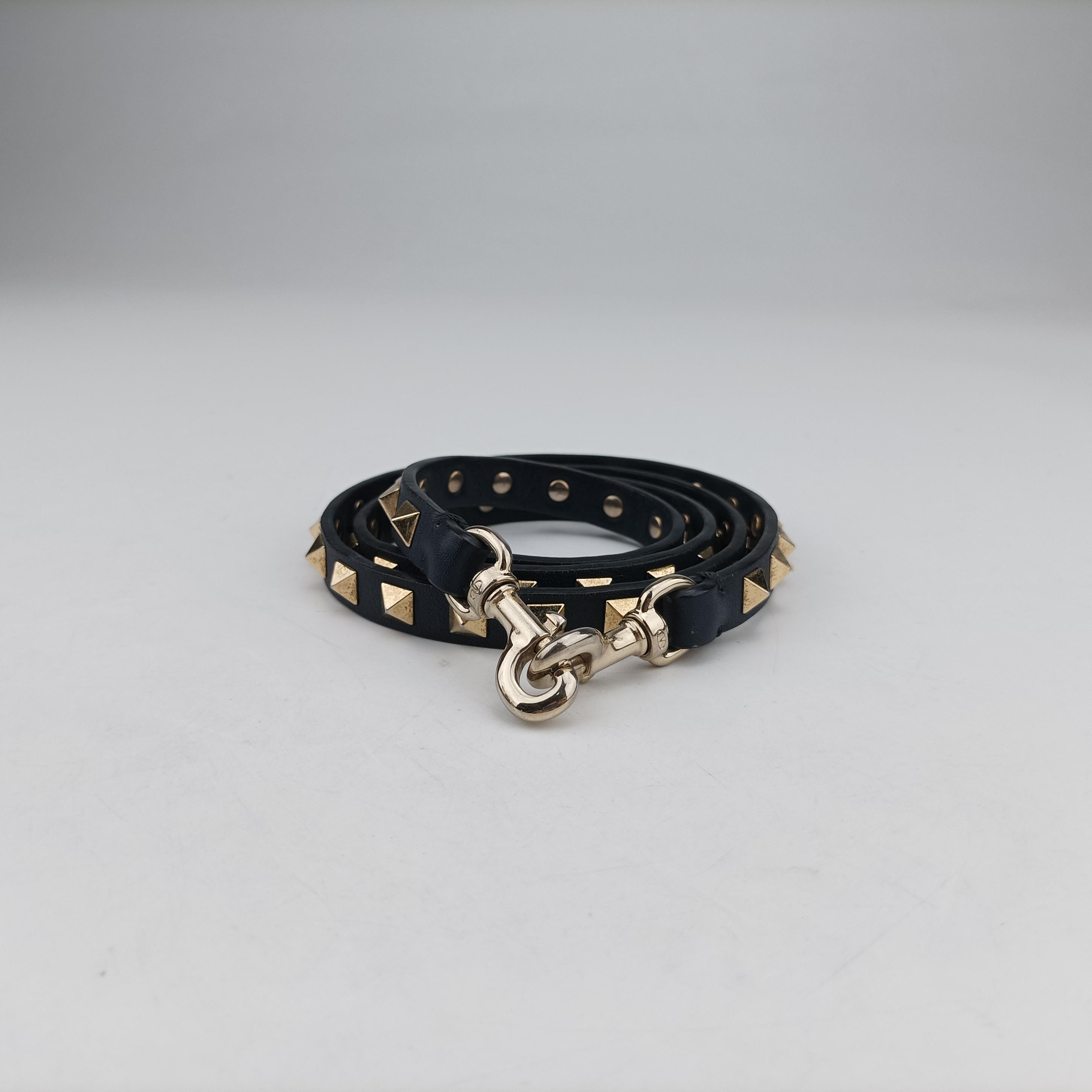 Secondhand Valentino Rockstud Navy Leather  shoulderbag | stylenewstar