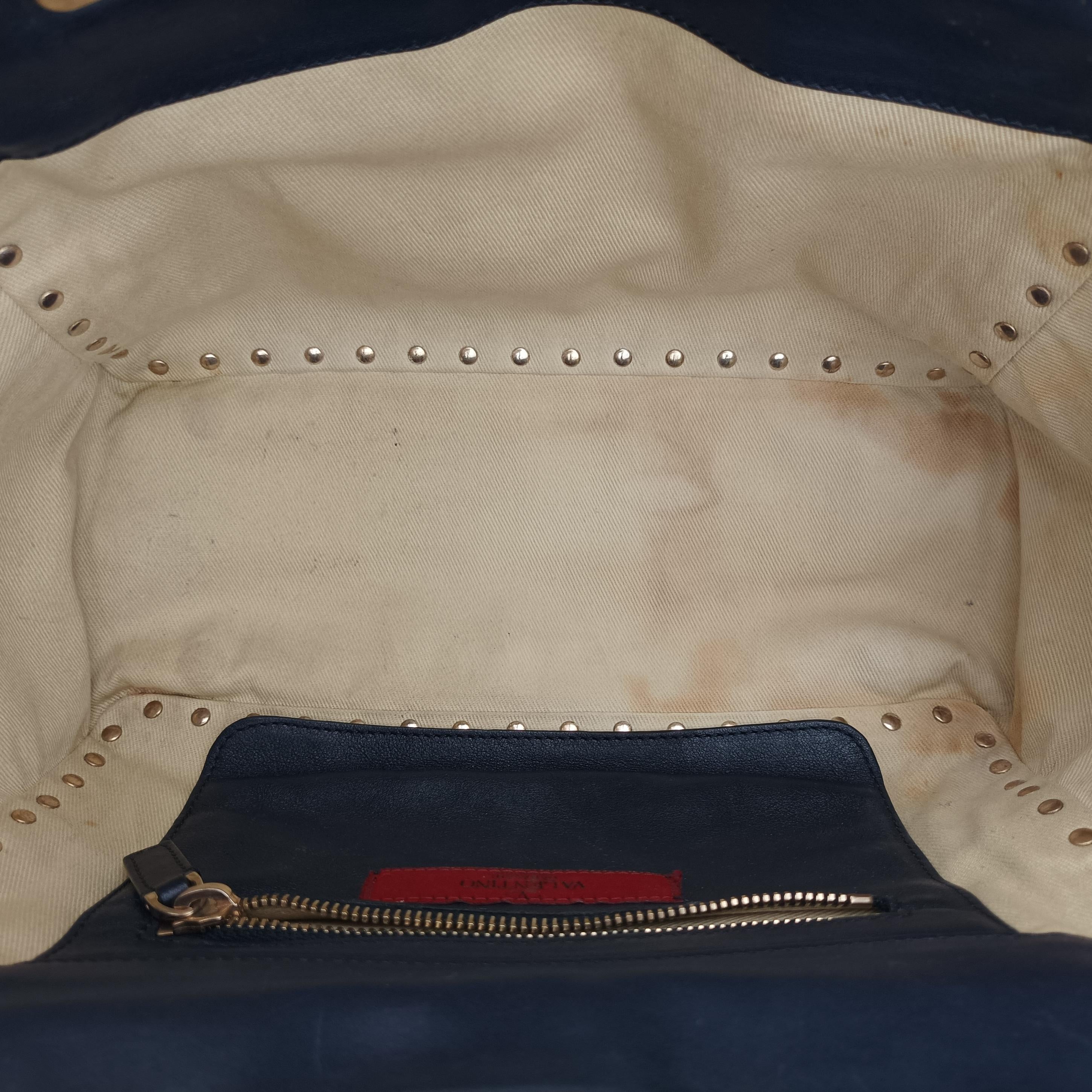 Secondhand Valentino Rockstud Navy Leather  shoulderbag | stylenewstar
