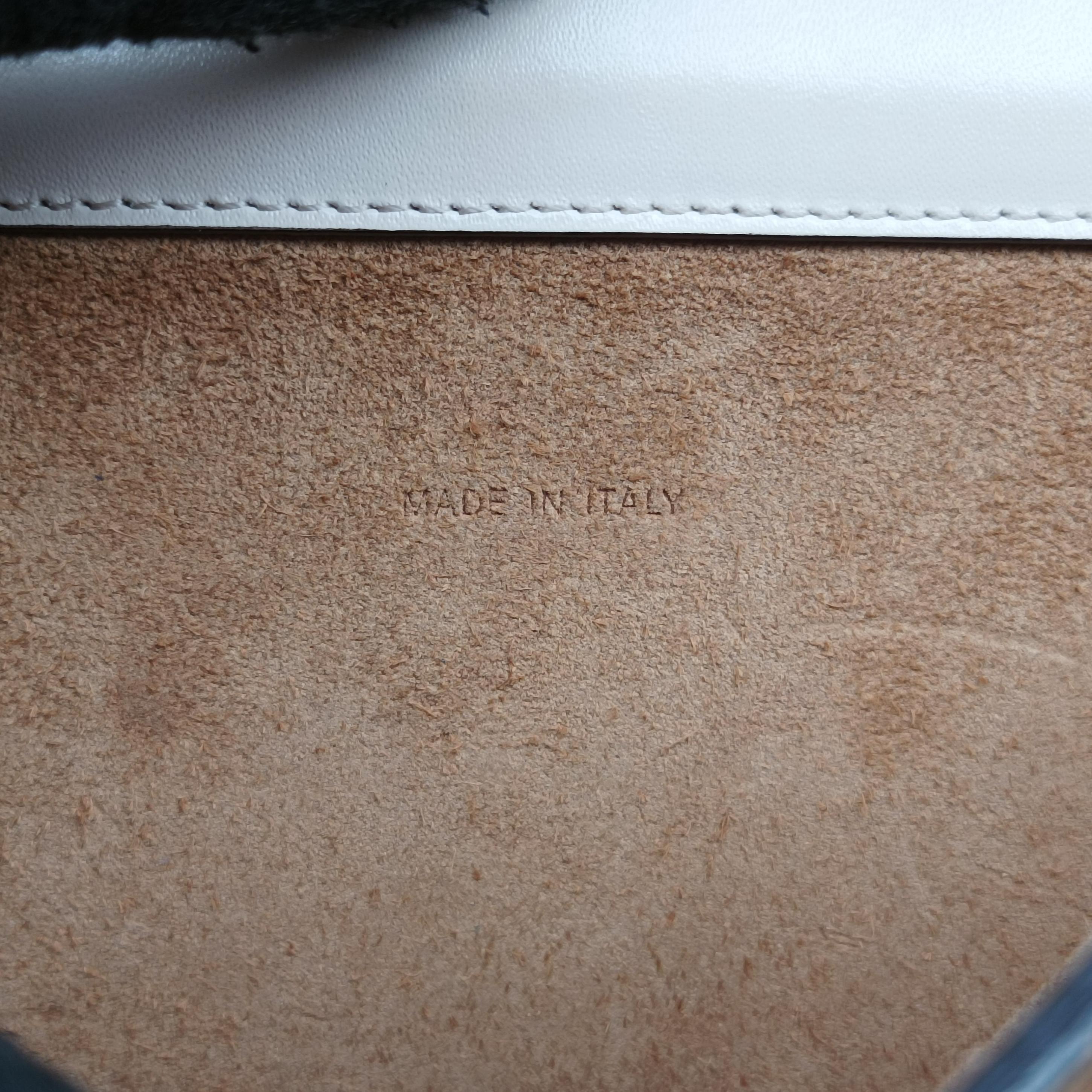 Vintage Fendi Touch Beige Leather 8BT349 shoulderbag | stylenewstar