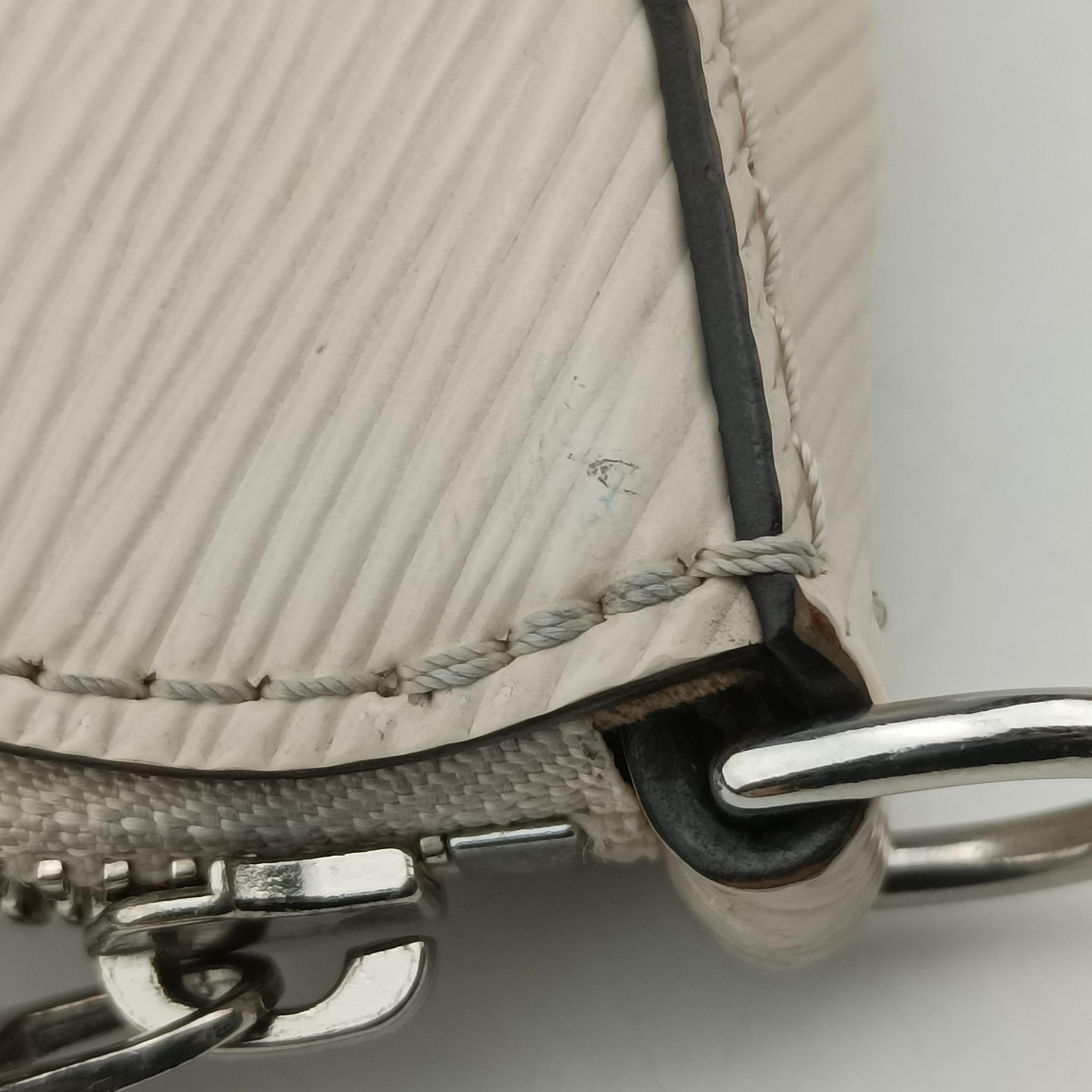 Pre-owned Louis Vuitton Marelle quartz Epi M80688 shoulderbag | stylenewstar