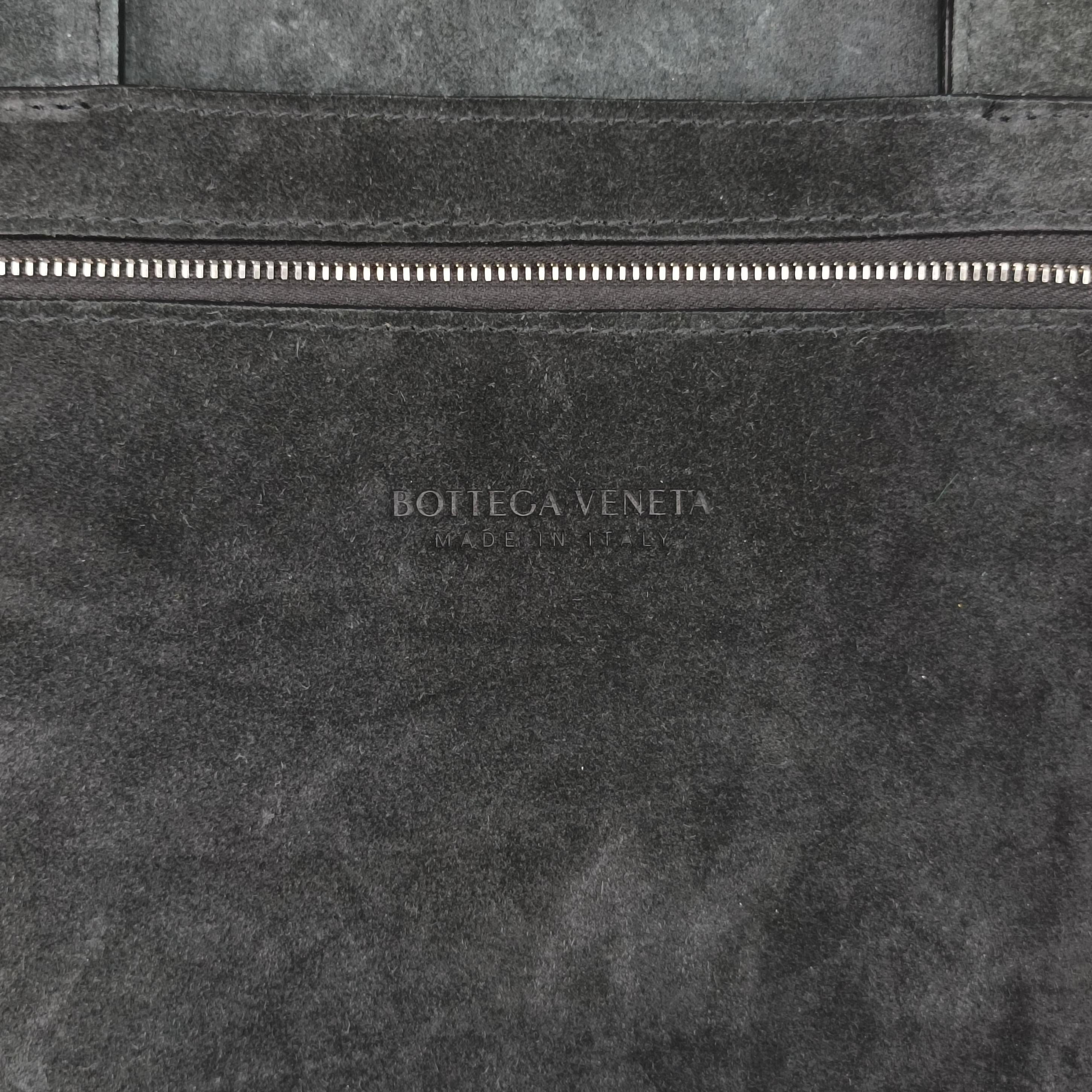 Pre-owned Bottega Veneta The Arcotote Black lambskin  shoulderbag | stylenewstar