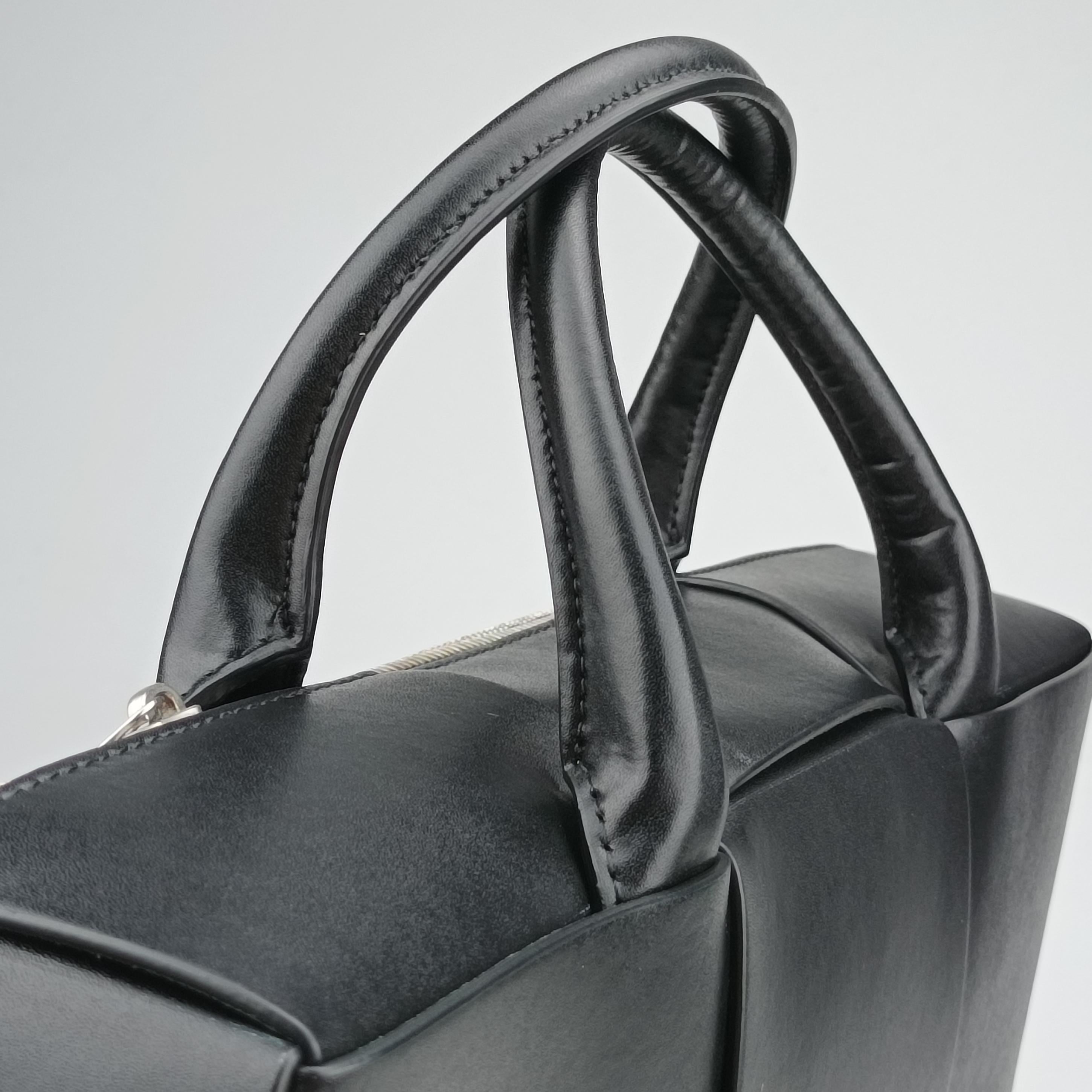 Pre-owned Bottega Veneta The Arcotote Black lambskin  shoulderbag | stylenewstar