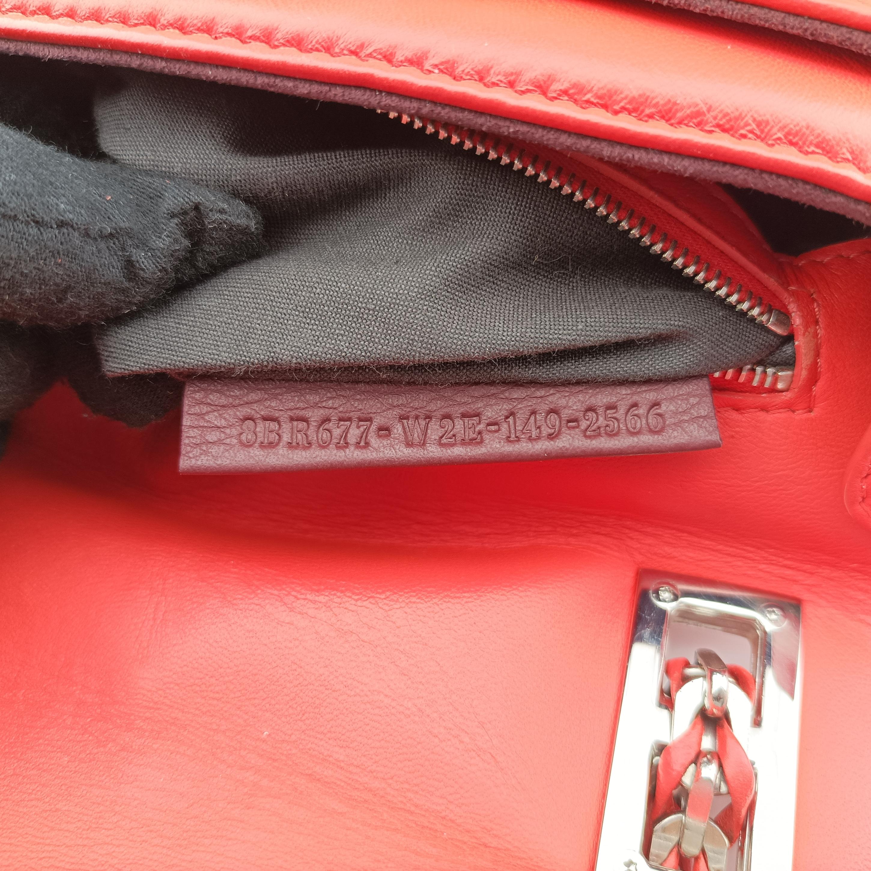 Pre-owned Fendi Be Baguette Red×Burgundy Leather 8BR677 shoulderbag | stylenewstar
