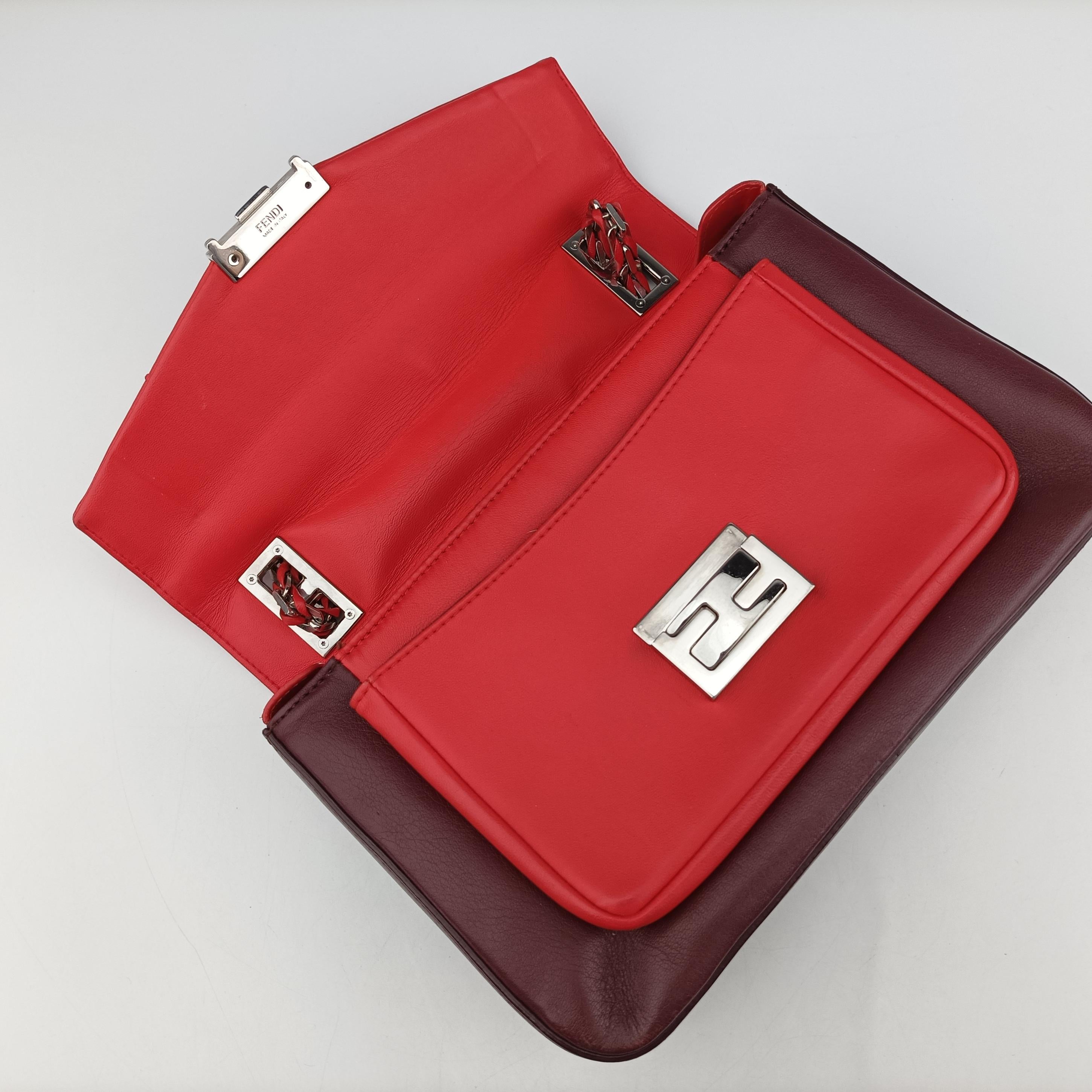 Pre-owned Fendi Be Baguette Red×Burgundy Leather 8BR677 shoulderbag | stylenewstar