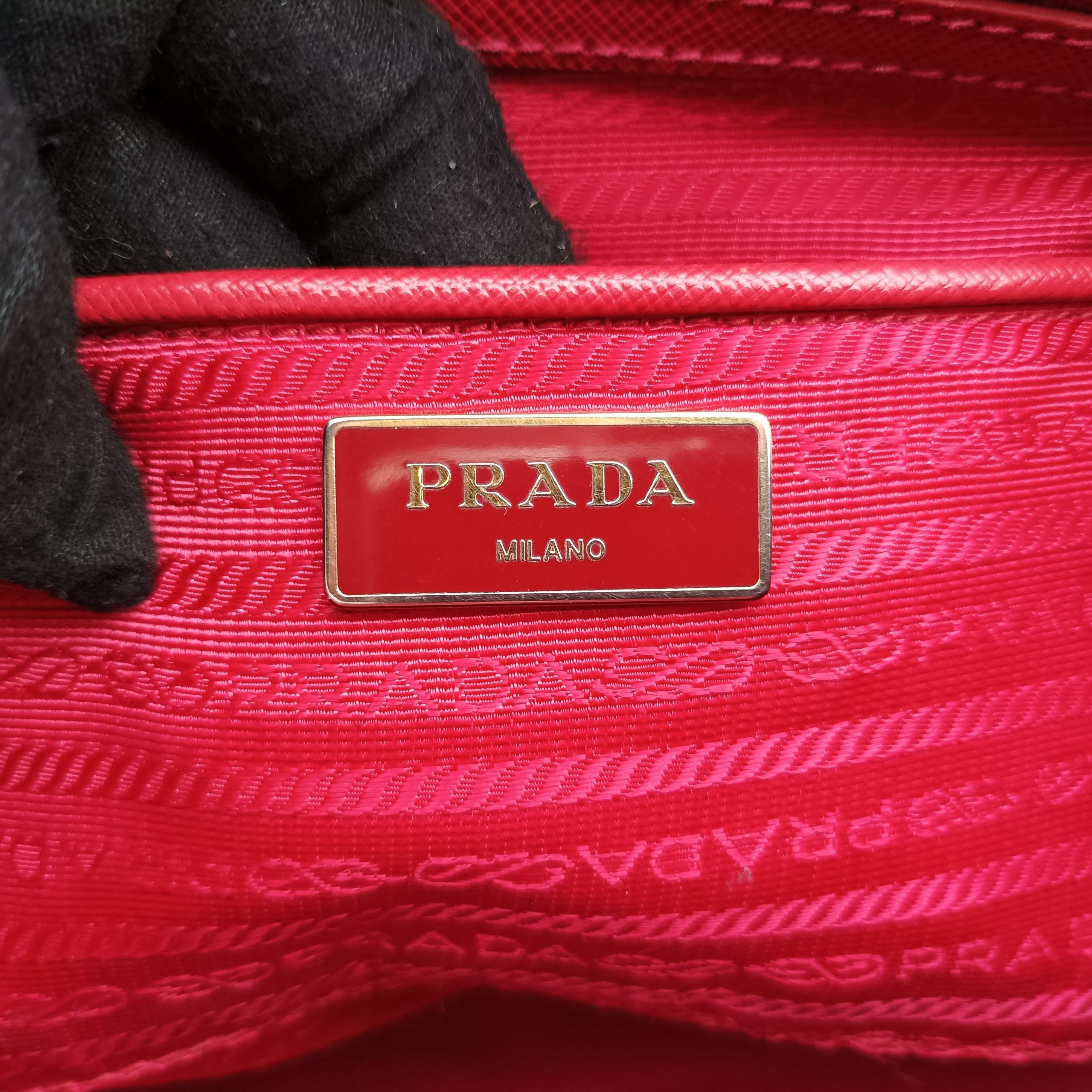 Secondhand Prada Galleria Red SAFFIANO Leather BN2274 shoulderbag | stylenewstar