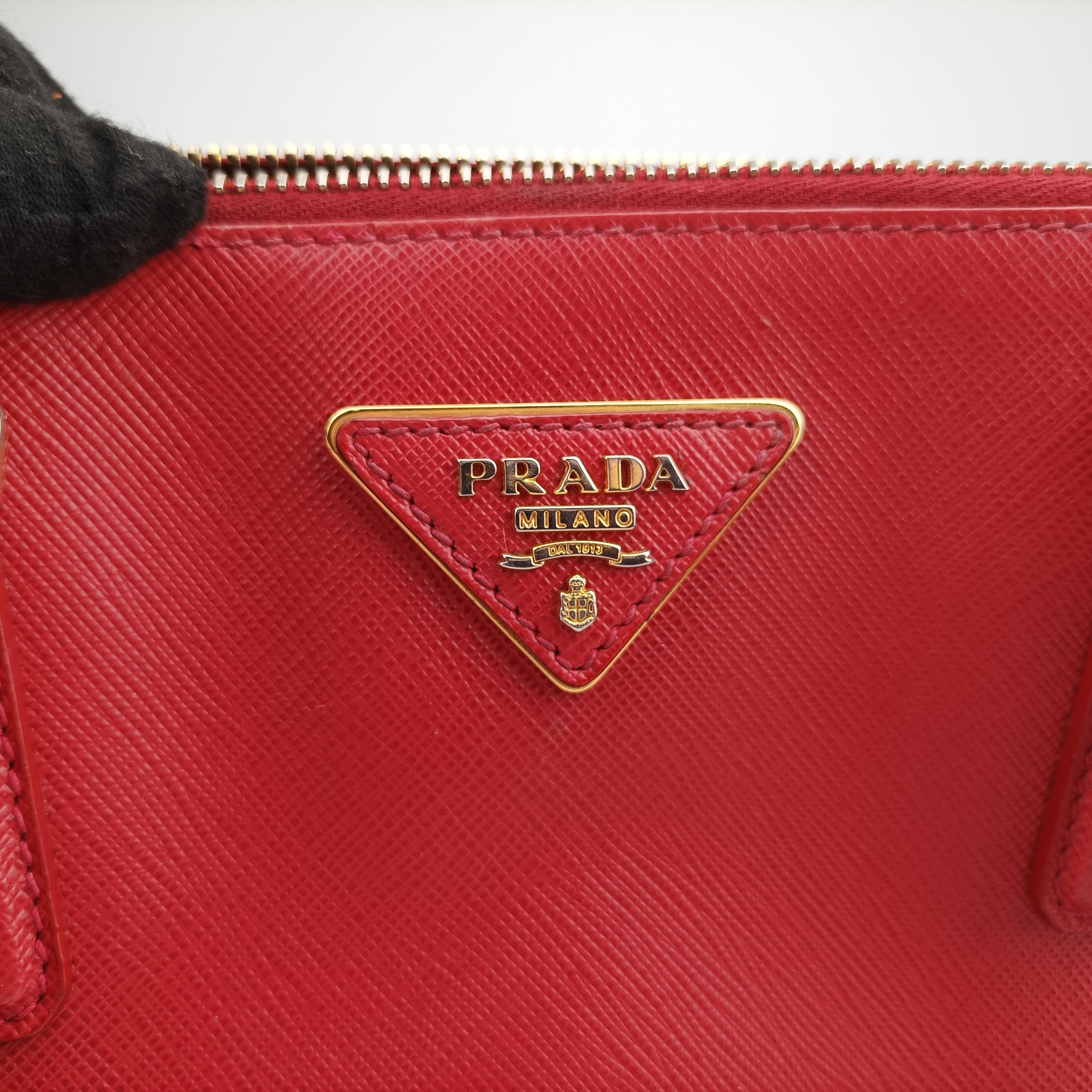 Secondhand Prada Galleria Red SAFFIANO Leather BN2274 shoulderbag | stylenewstar