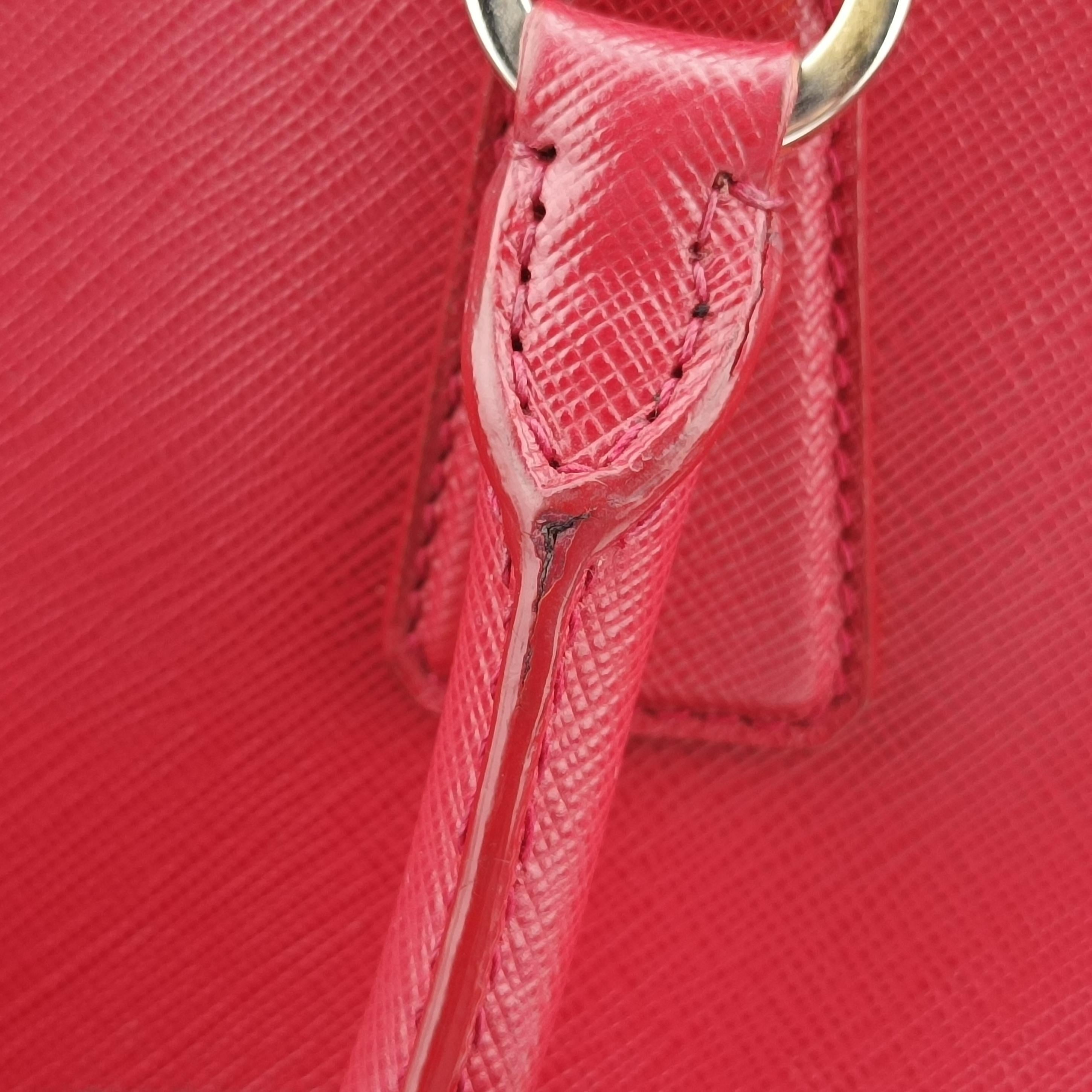 Secondhand Prada Galleria Red SAFFIANO Leather BN2274 shoulderbag | stylenewstar
