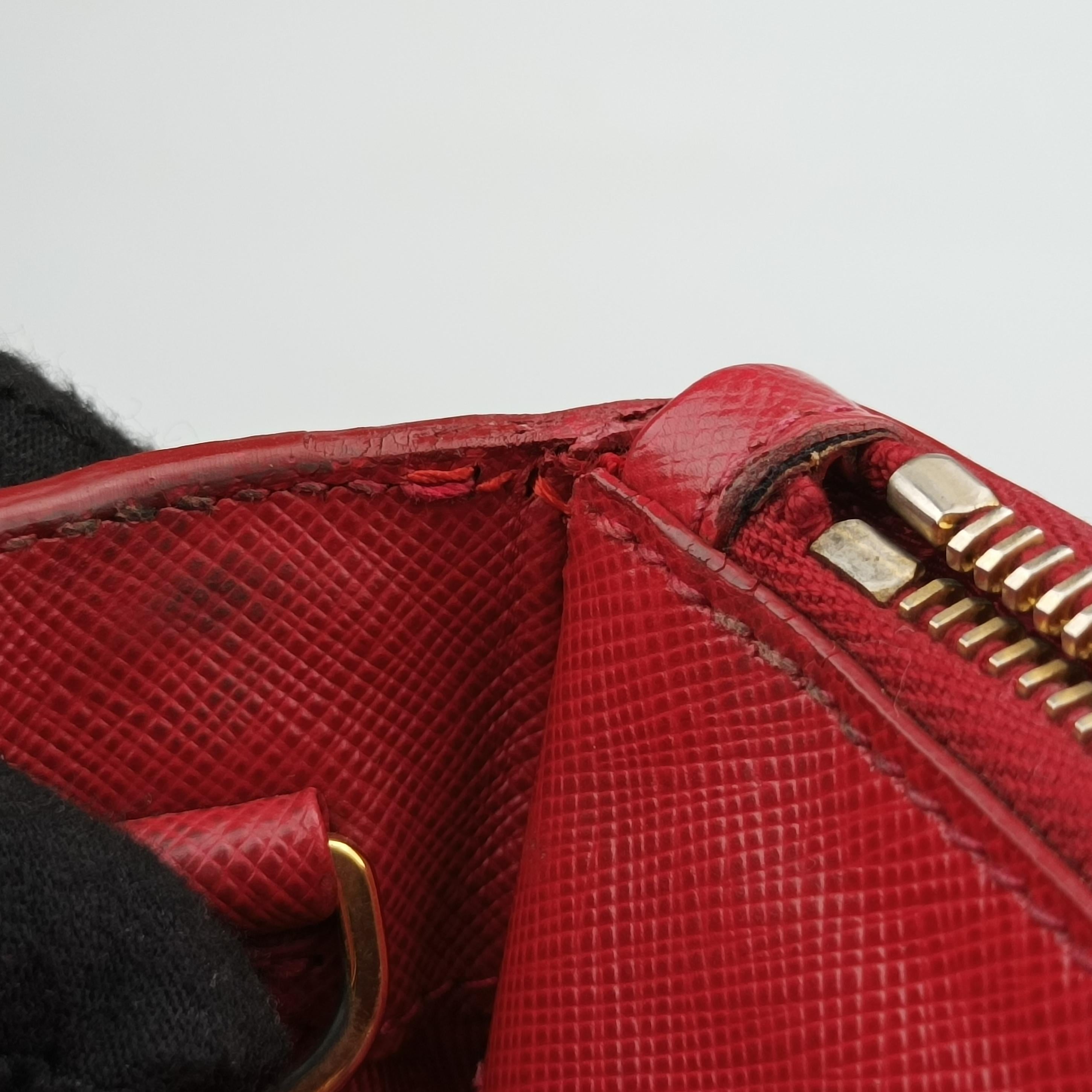 Secondhand Prada Galleria Red SAFFIANO Leather BN2274 shoulderbag | stylenewstar