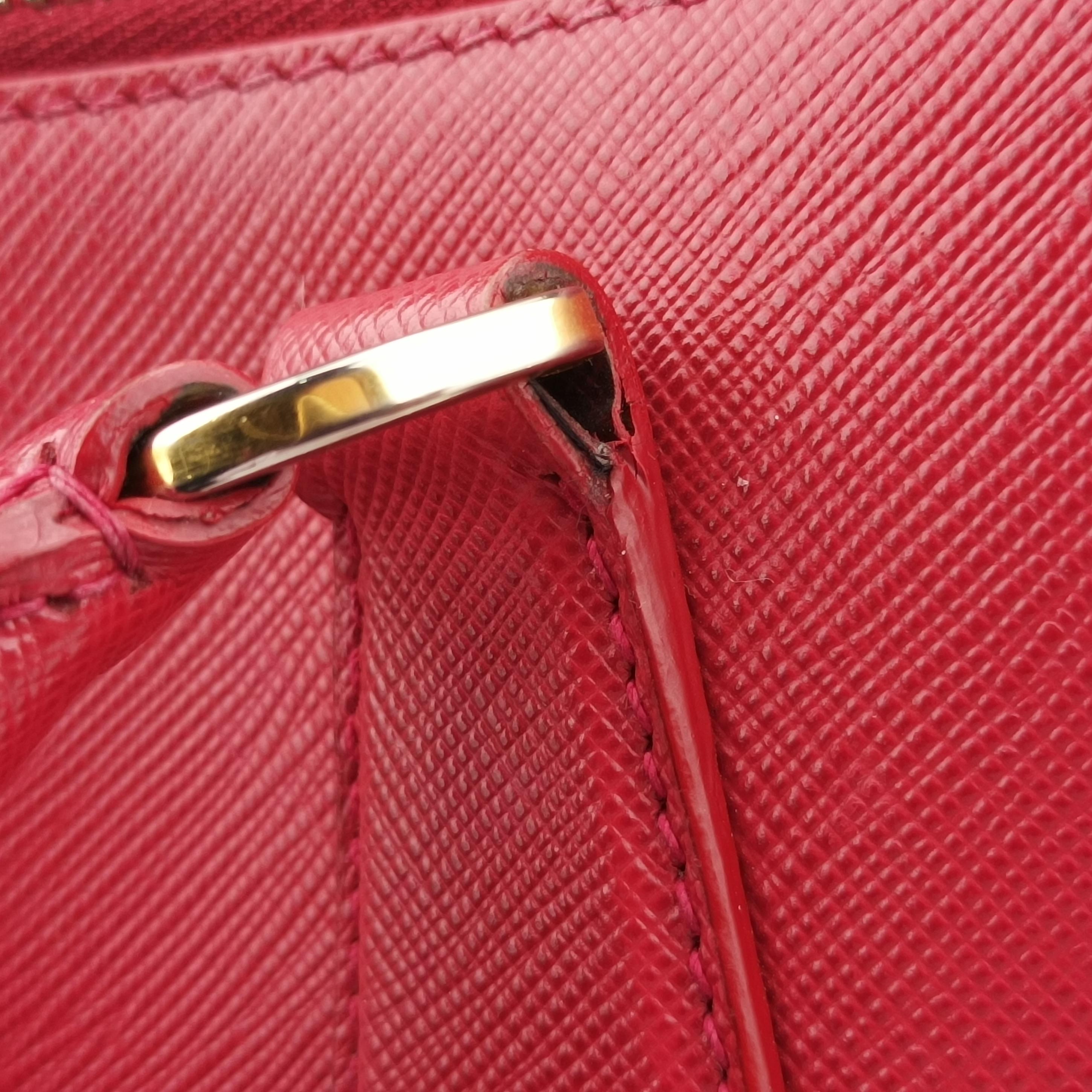 Secondhand Prada Galleria Red SAFFIANO Leather BN2274 shoulderbag | stylenewstar