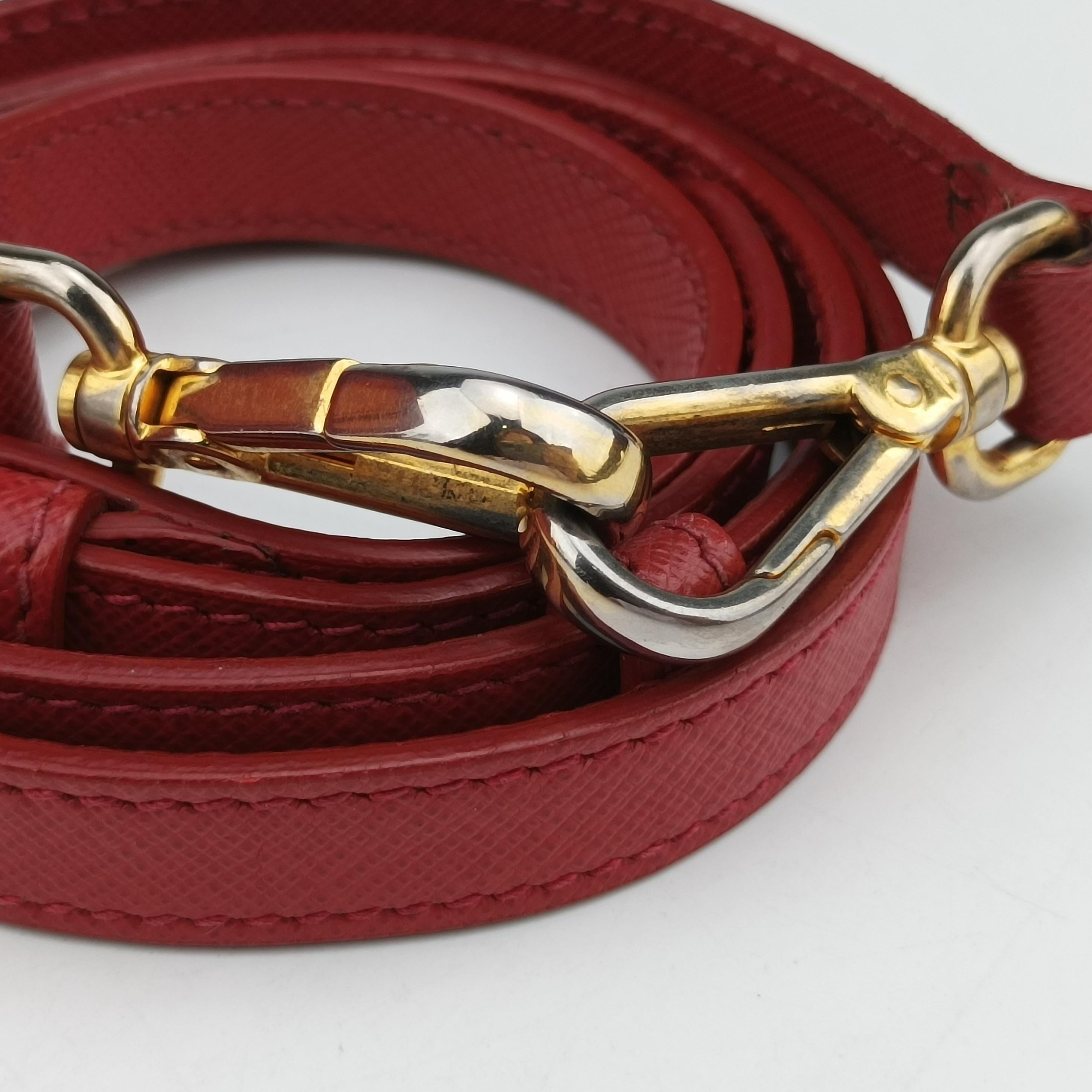 Secondhand Prada Galleria Red SAFFIANO Leather BN2274 shoulderbag | stylenewstar