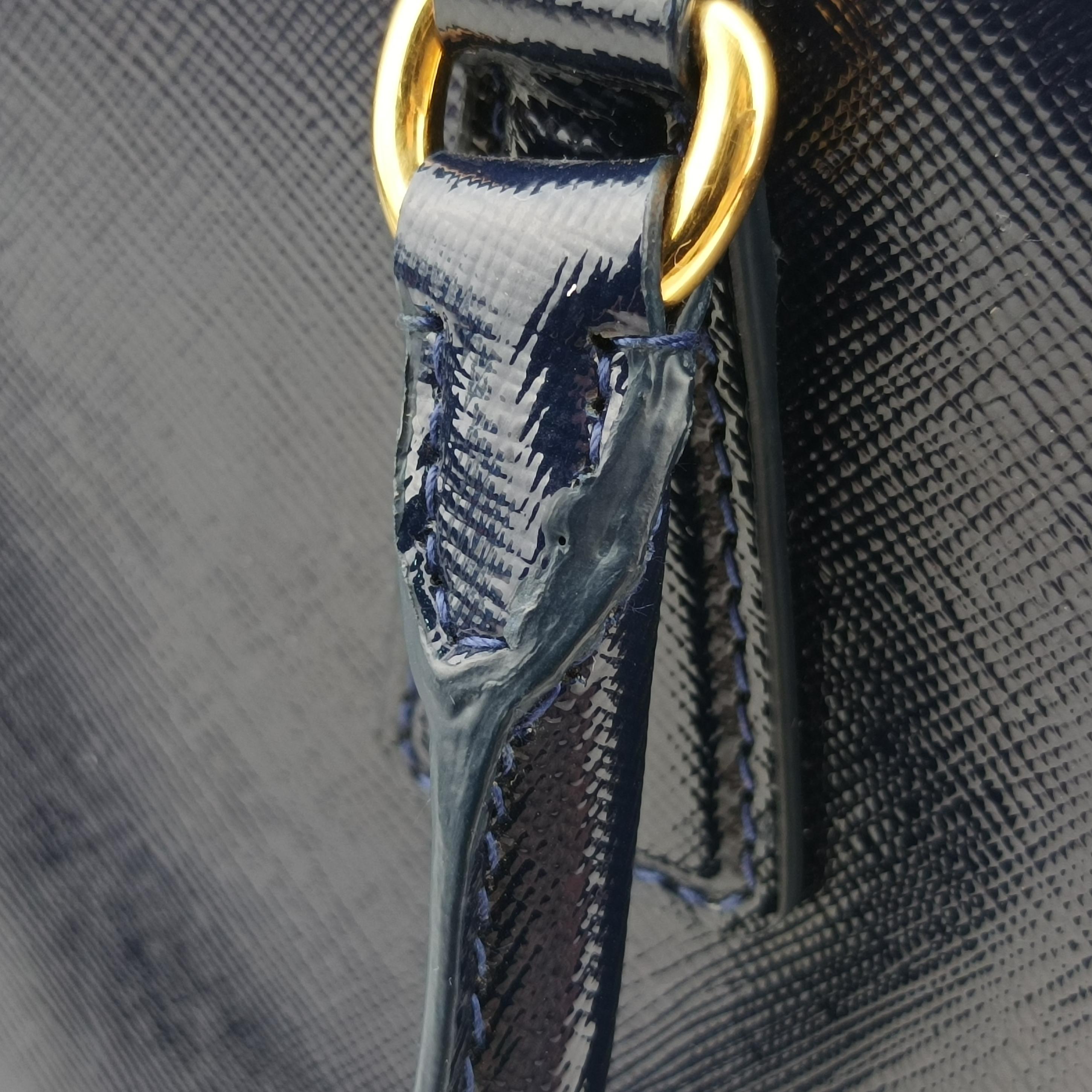 Pre-owned Prada Pyramid Navy×Green Patent  handbag | stylenewstar