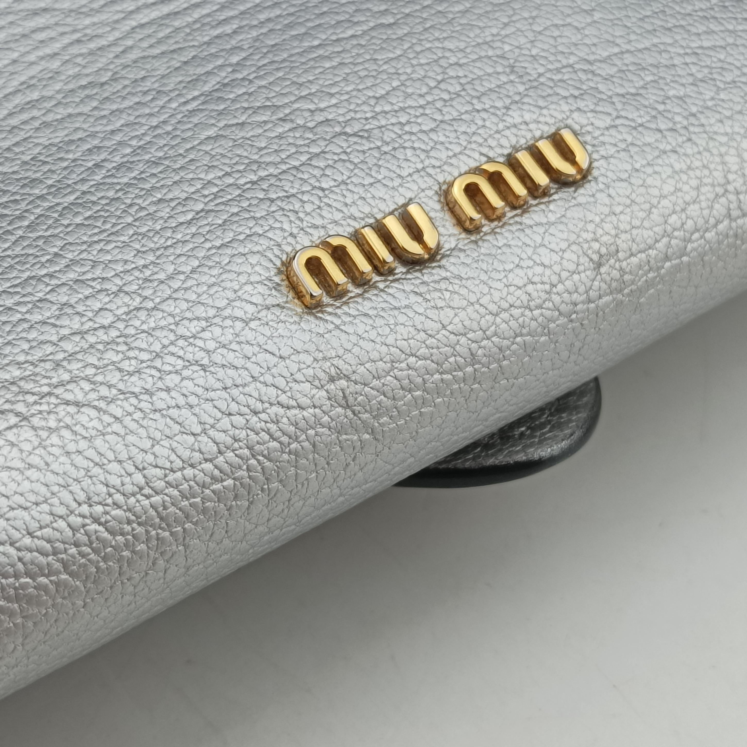 Pre-owned Miu Miu Miu Lady Silver Leather  shoulderbag | stylenewstar
