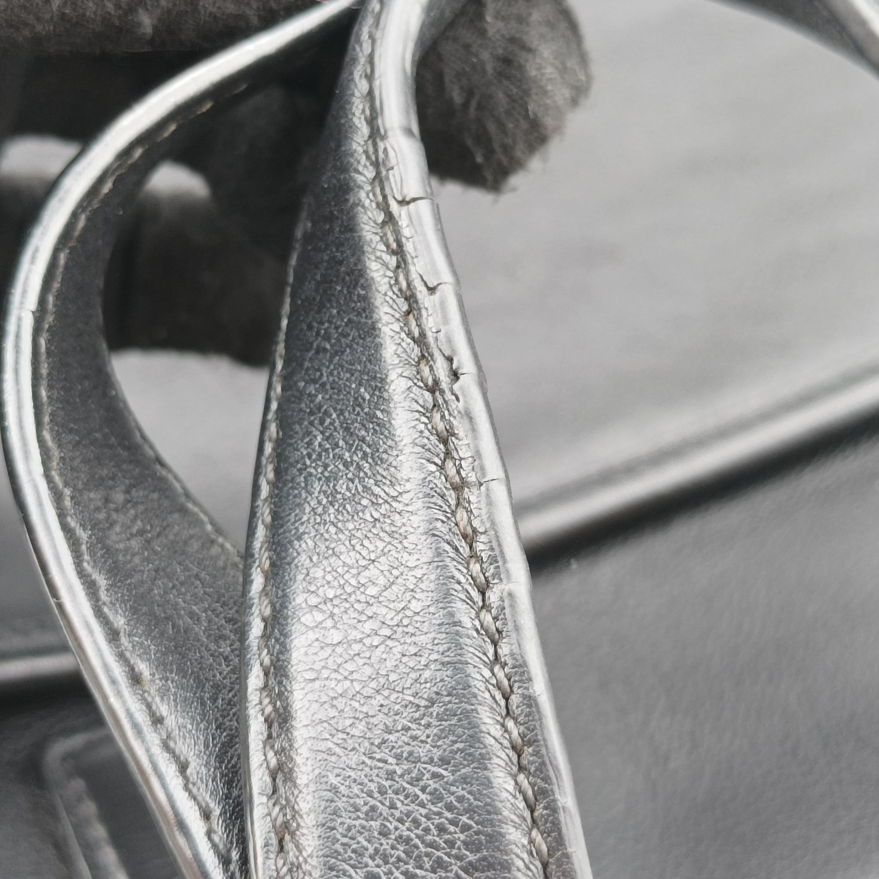 Pre-owned Prada triangle logo plate Black leather 2VG033 shoulderbag | stylenewstar