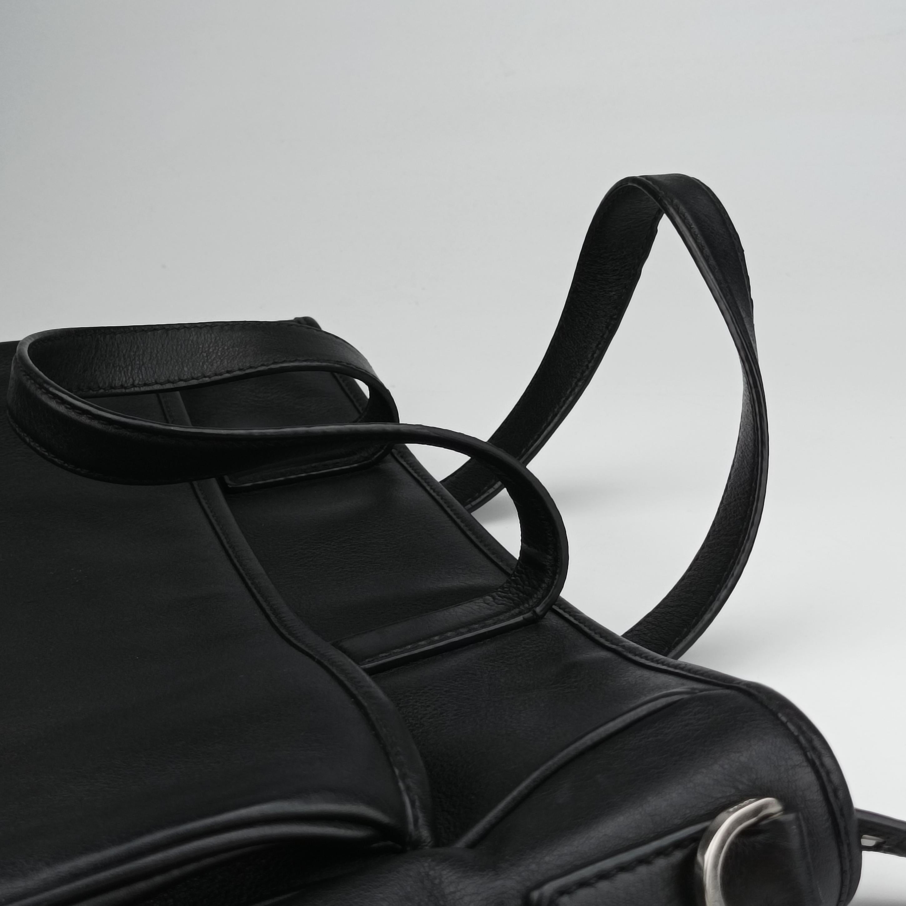 Pre-owned Prada triangle logo plate Black leather 2VG033 shoulderbag | stylenewstar
