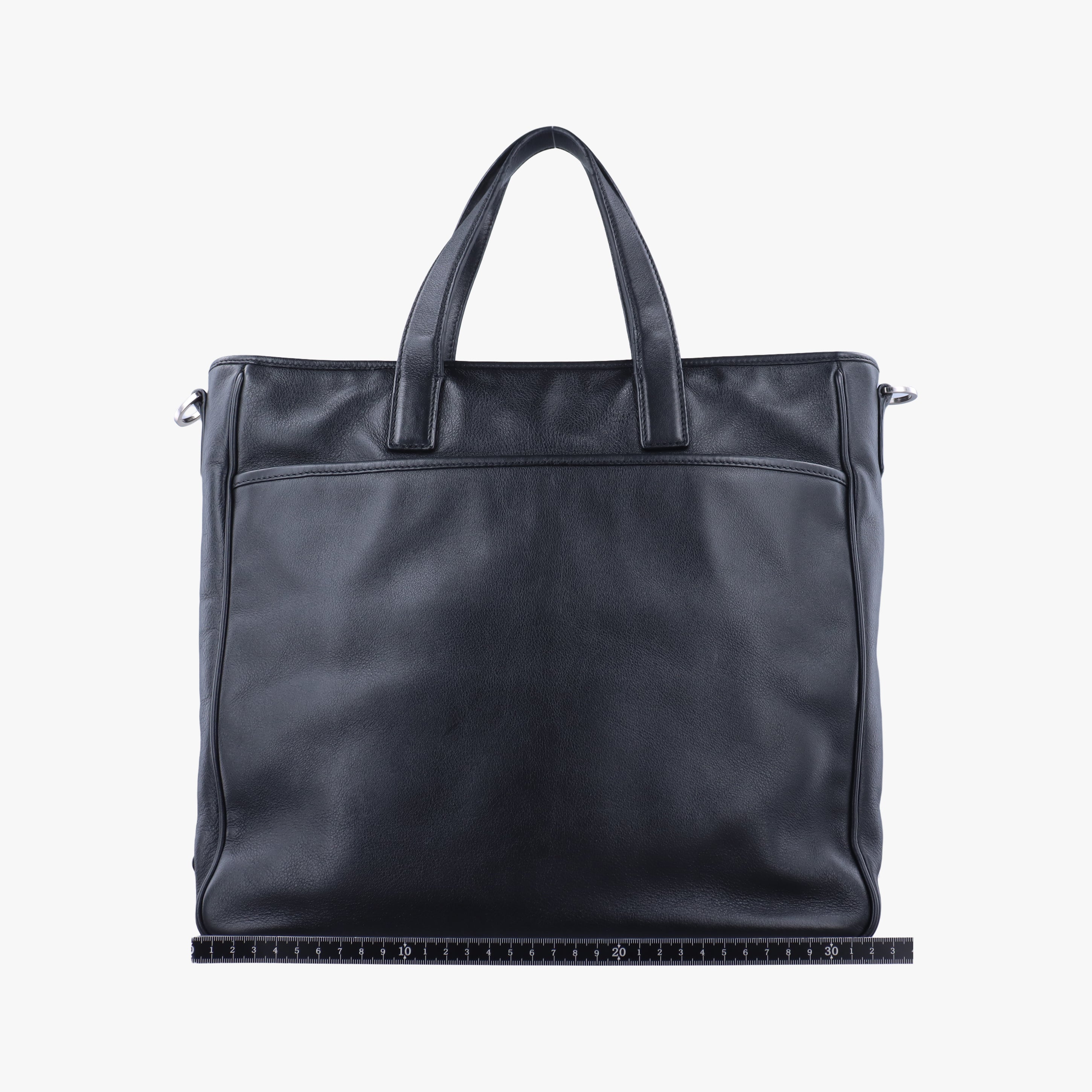 Pre-owned Prada triangle logo plate Black leather 2VG033 shoulderbag | stylenewstar