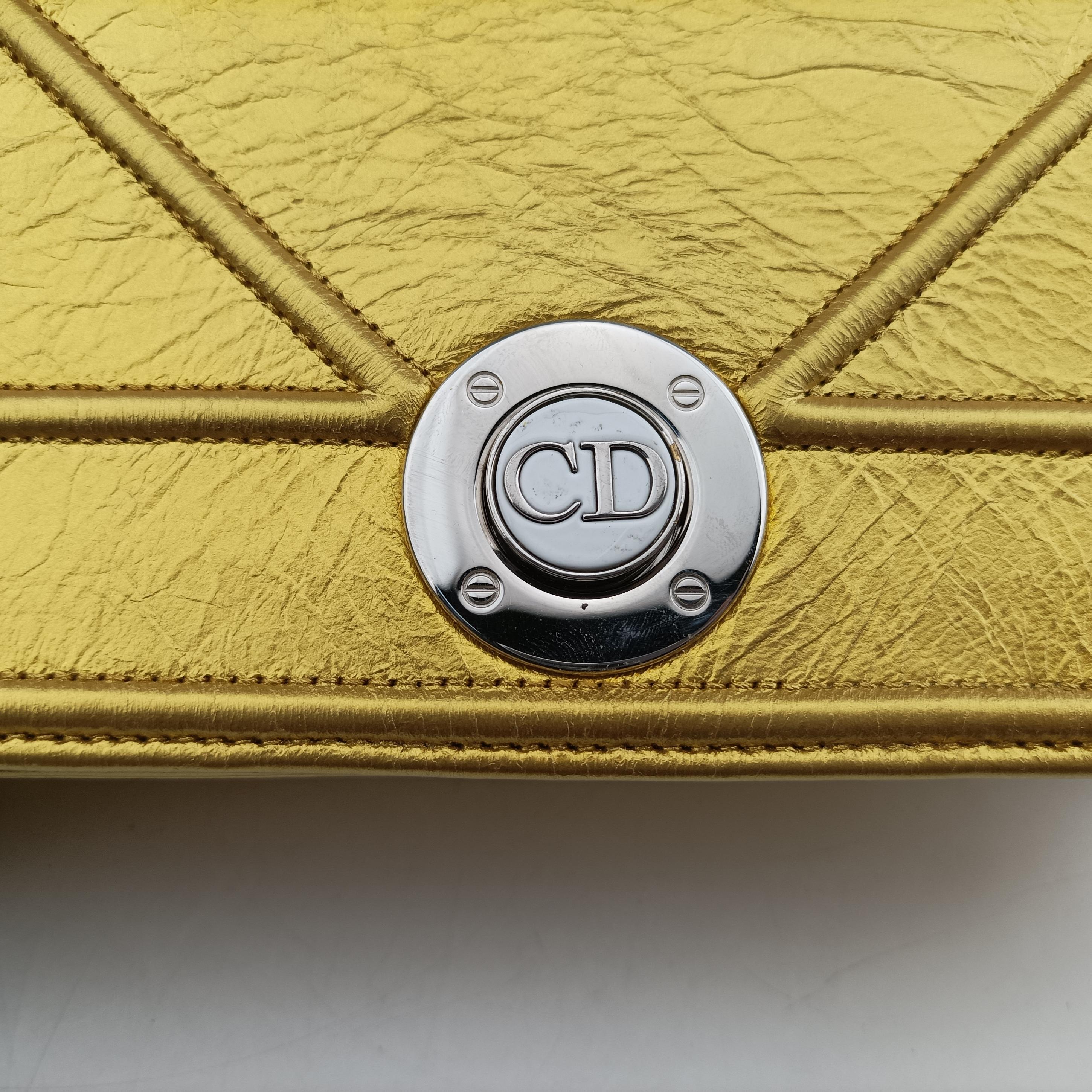 Pre-owned Christian Dior Diorama CD Clasp Golden Leather  shoulderbag | stylenewstar