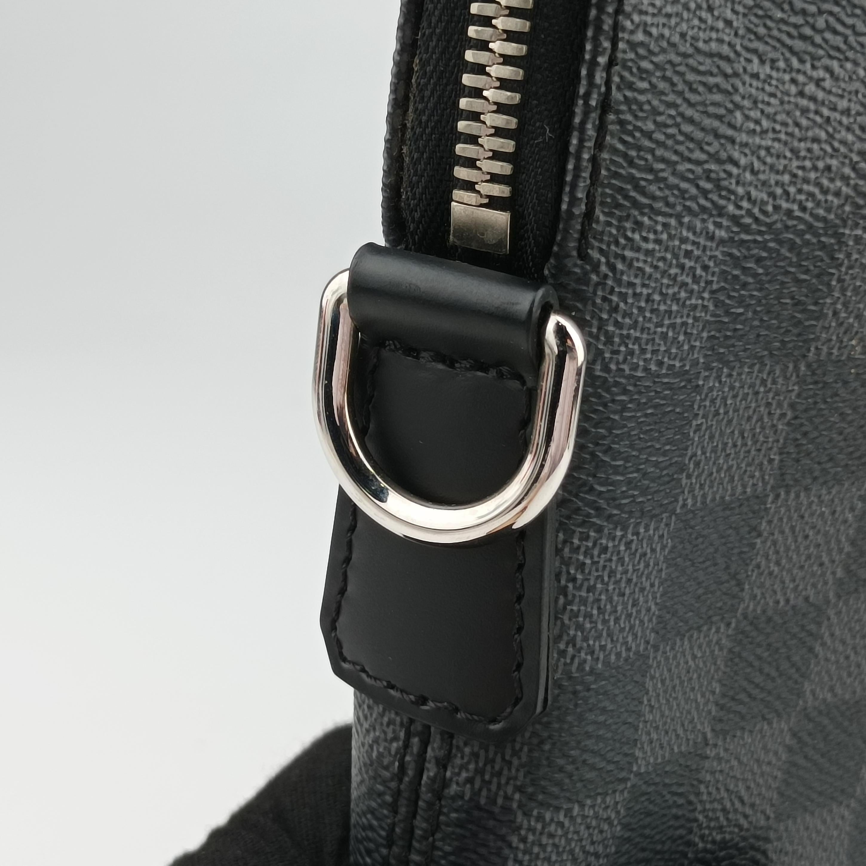 Pre-owned Louis Vuitton Porte Documents Jour Noir Damier Graphite N48224 handbag | stylenewstar