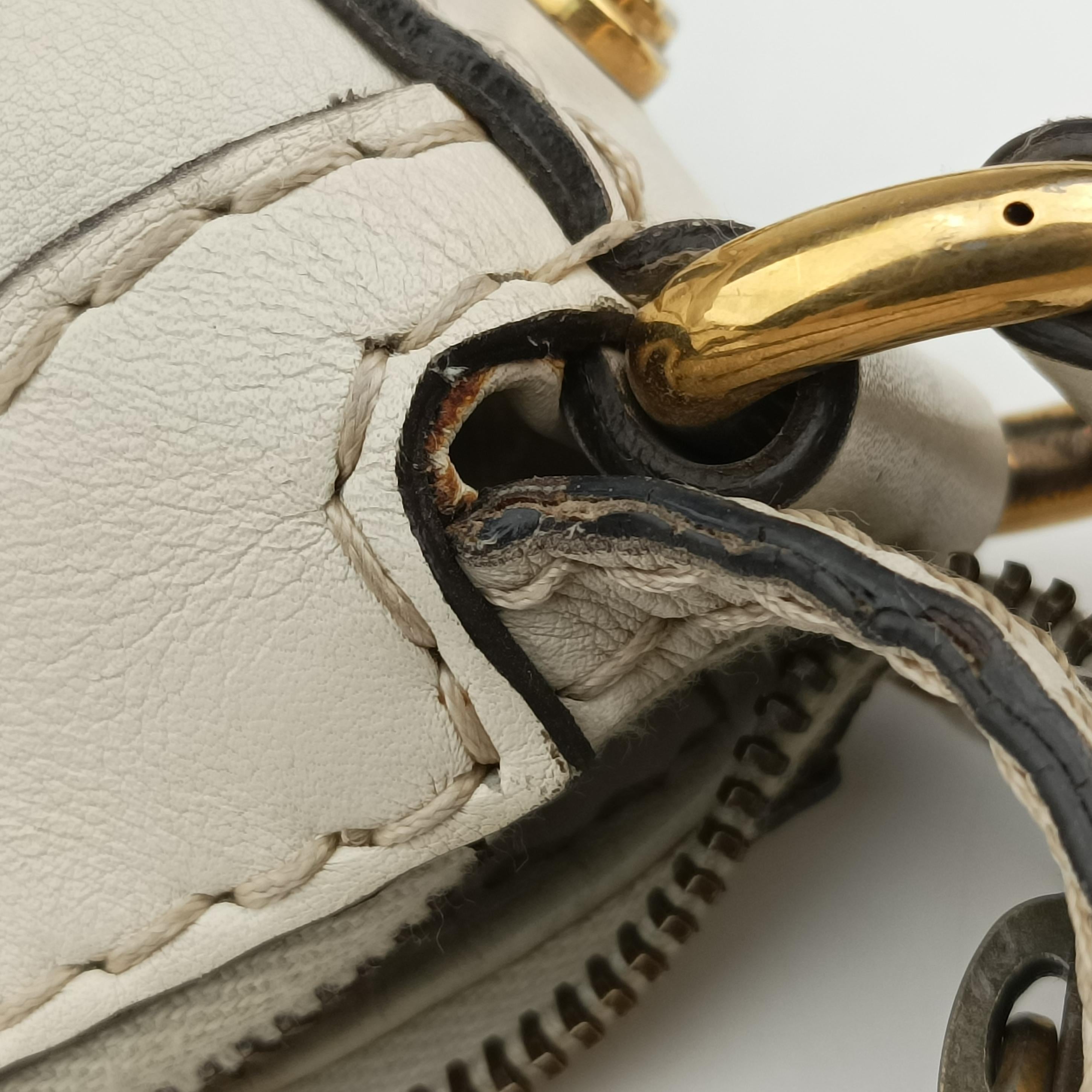 Vintage Gucci GG Running White Leather 247185 shoulderbag | stylenewstar