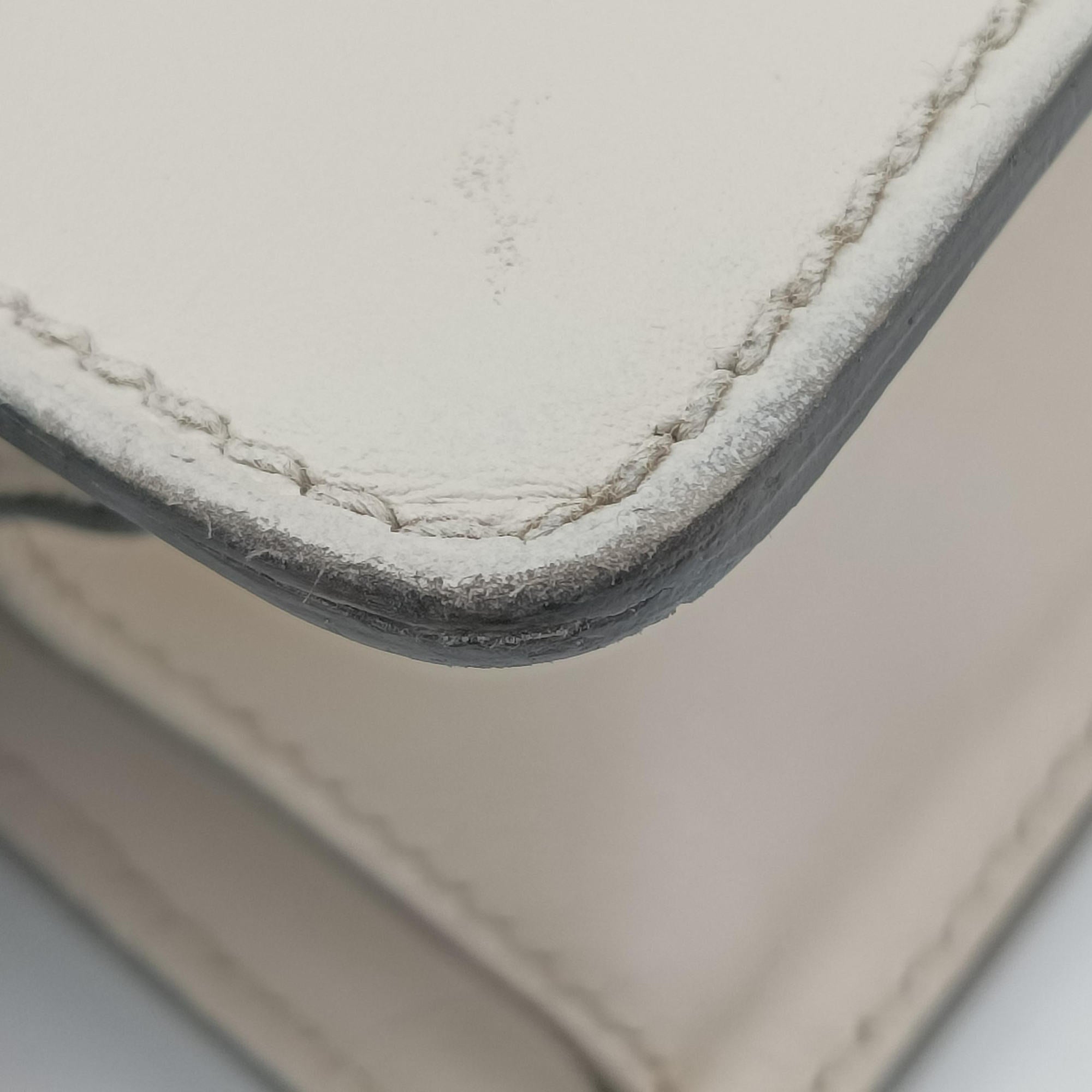 Secondhand Gucci Sylvie White Leather 431665 handbag | stylenewstar