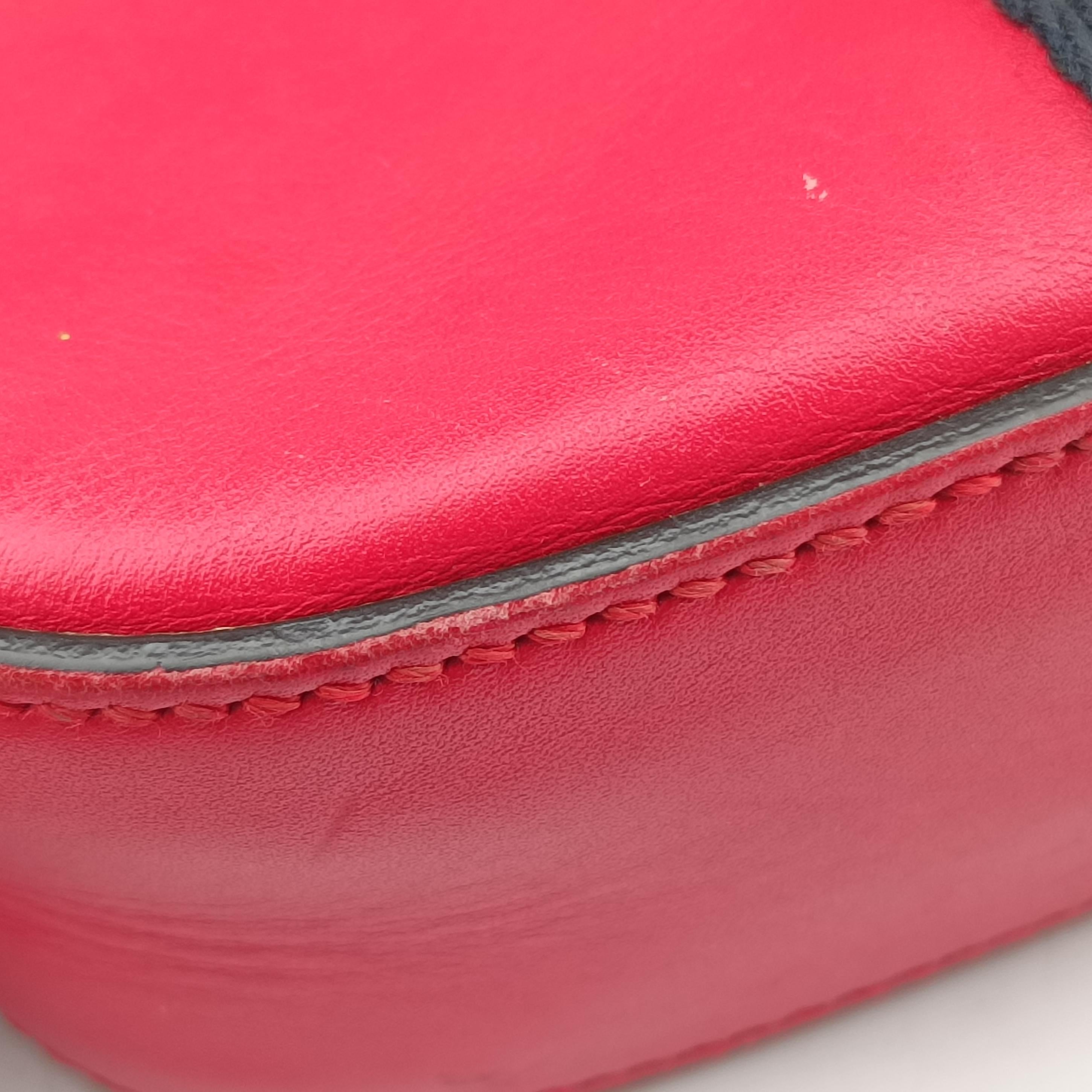 Secondhand Gucci Bee Web Red×Black Leather 412008 shoulderbag | stylenewstar