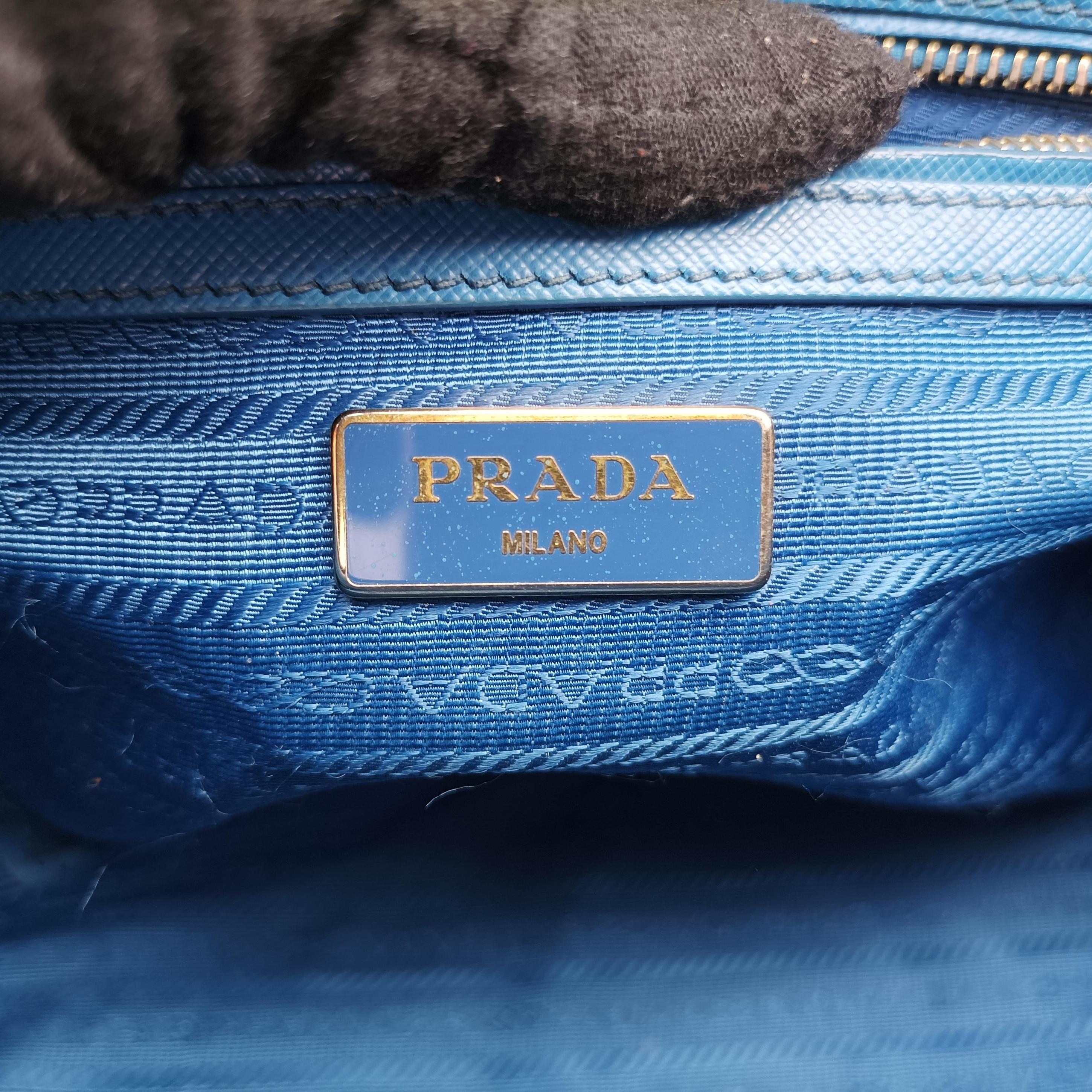 Vintage Prada Galleria Blue SAFFIANO Leather BN1801 shoulderbag | stylenewstar