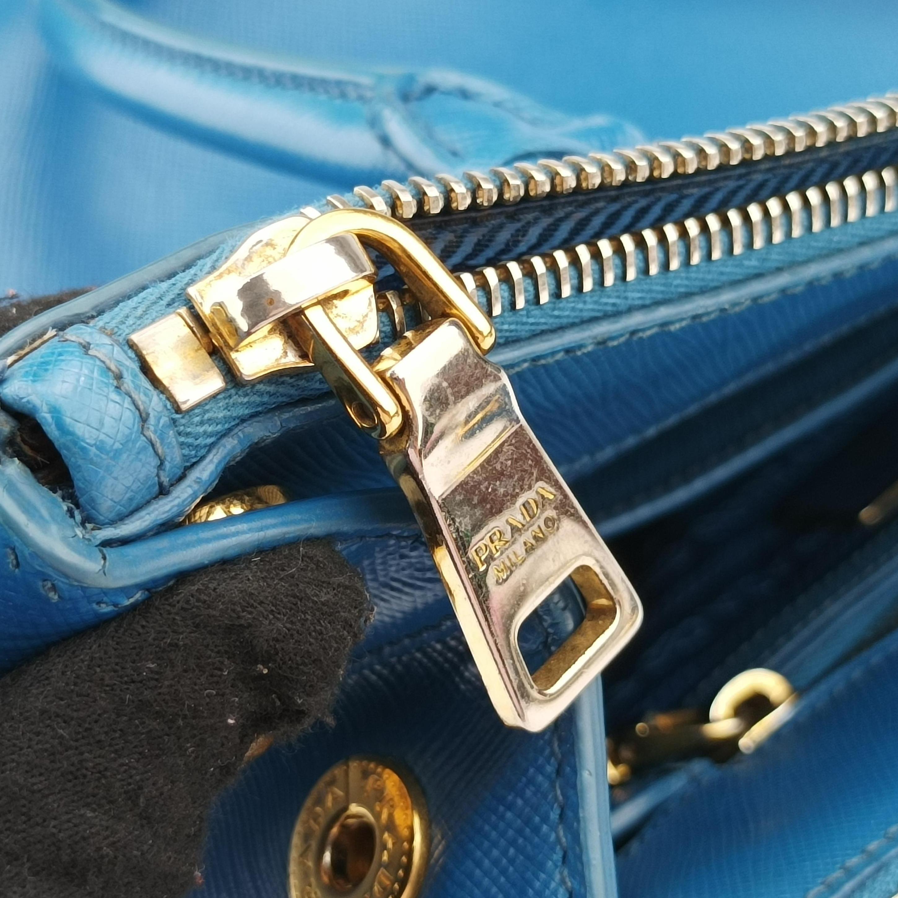 Vintage Prada Galleria Blue SAFFIANO Leather BN1801 shoulderbag | stylenewstar