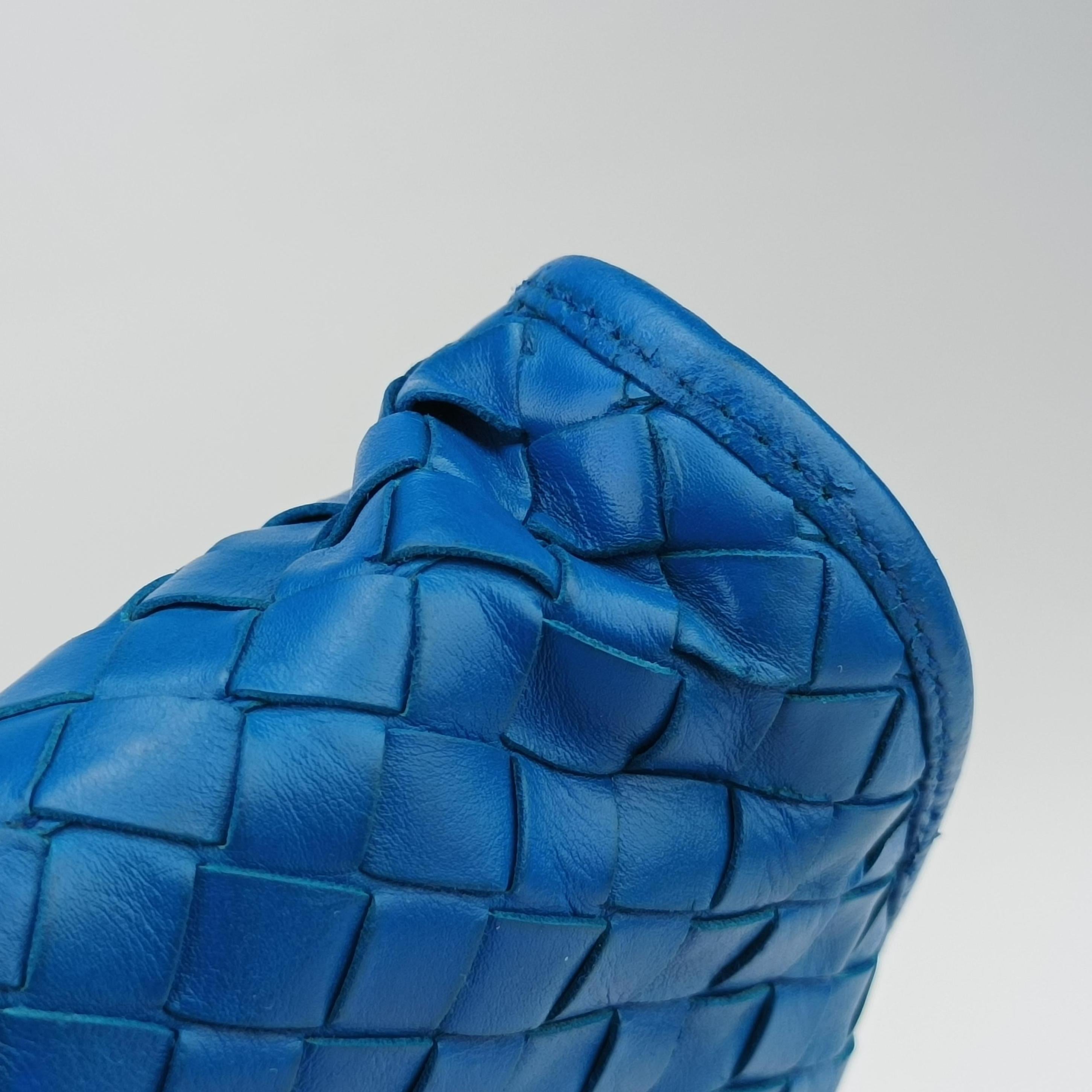 Secondhand Bottega Veneta Intrecciato Blue lambskin  handbag | stylenewstar