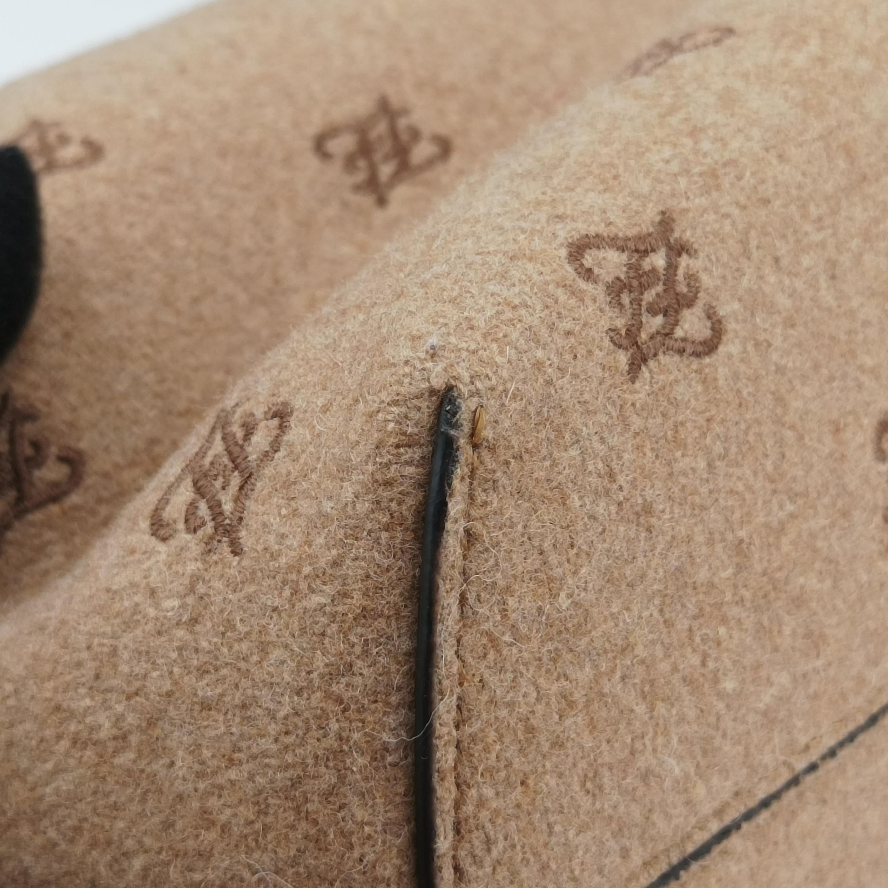 Secondhand Fendi First Beige Flannel  Wool 8BP127 shoulderbag | stylenewstar