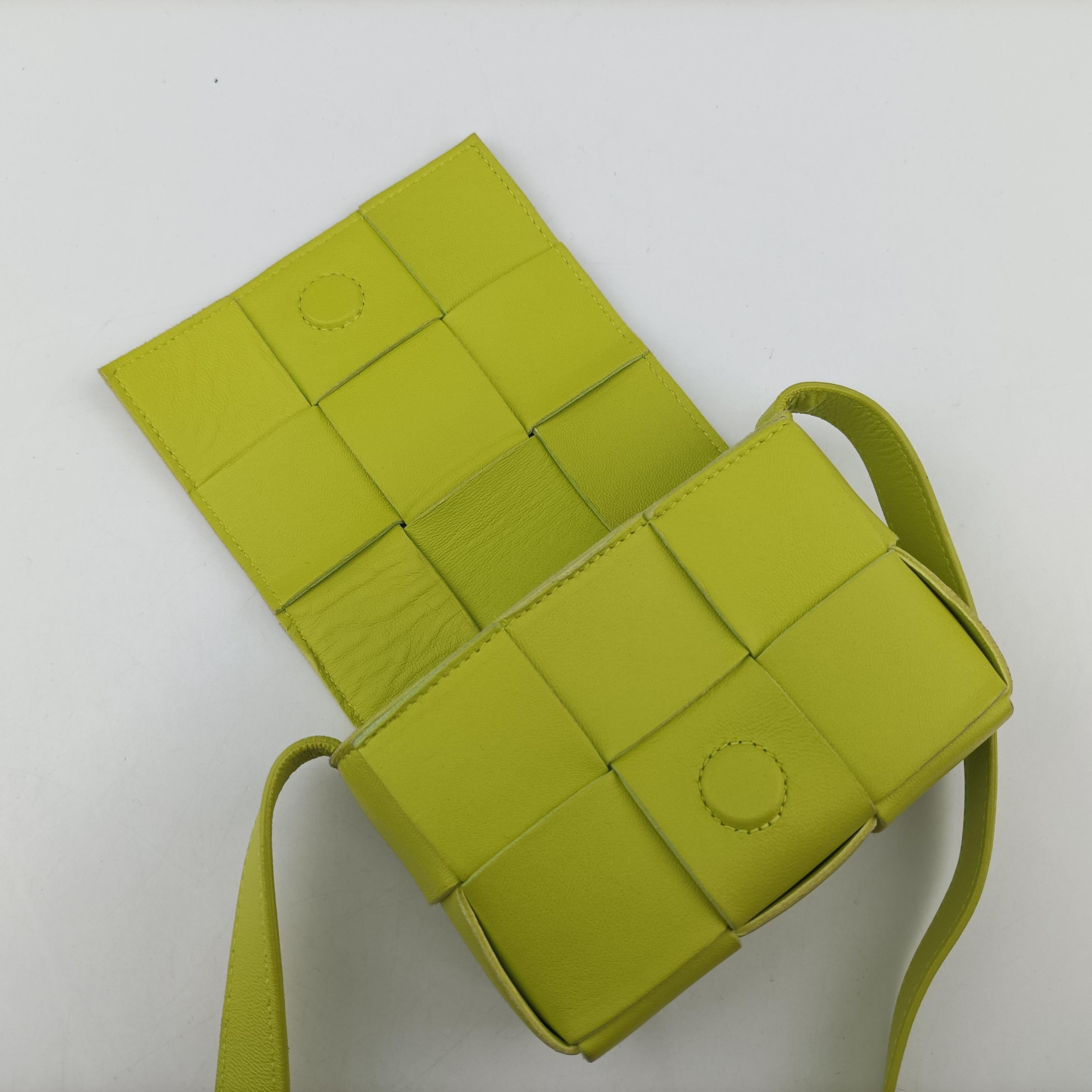 Pre-owned Bottega Veneta cassette yellow lambskin  shoulderbag | stylenewstar