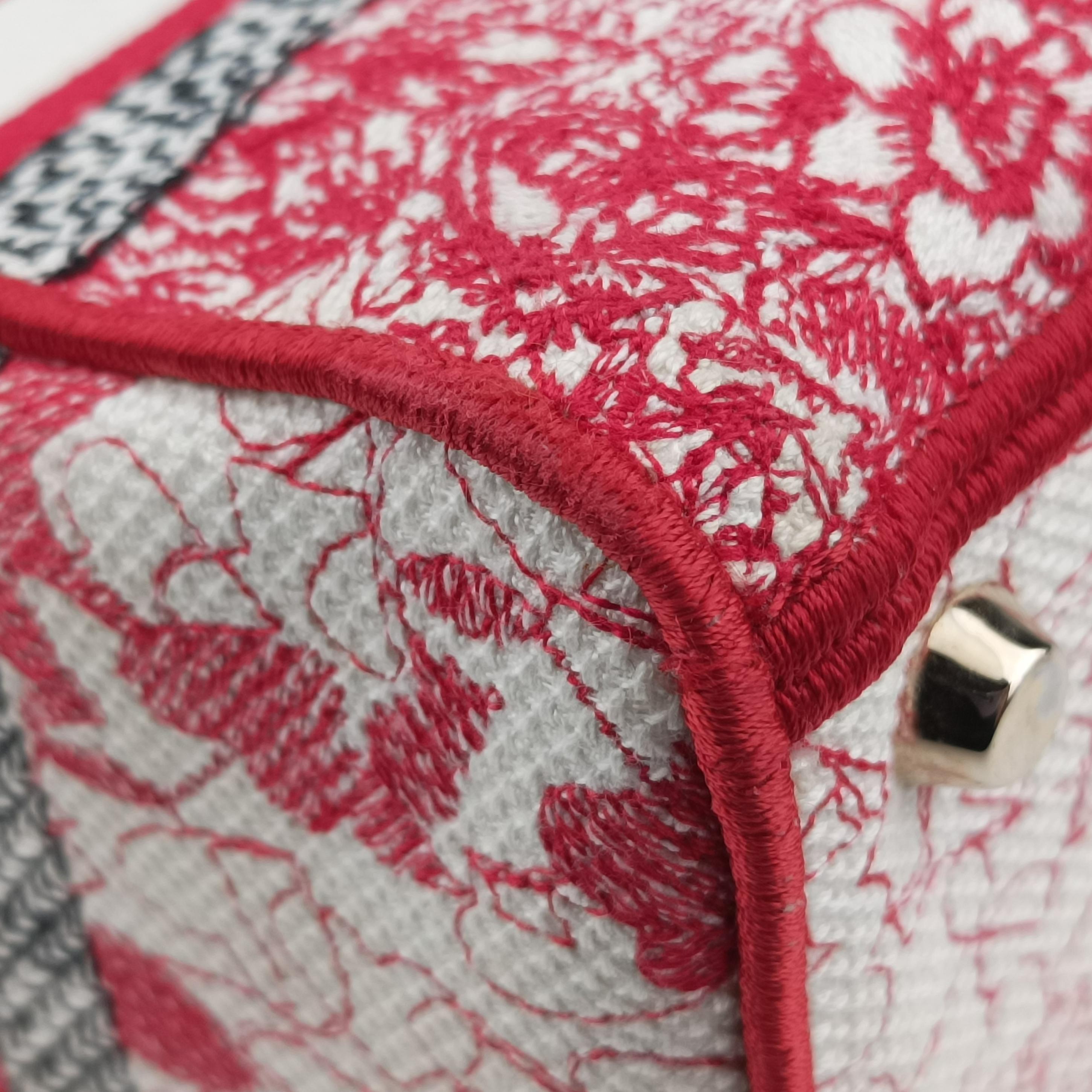 Pre-owned Christian Dior D-Lite Medium Royaume pink×multicolor canvas  shoulderbag | stylenewstar