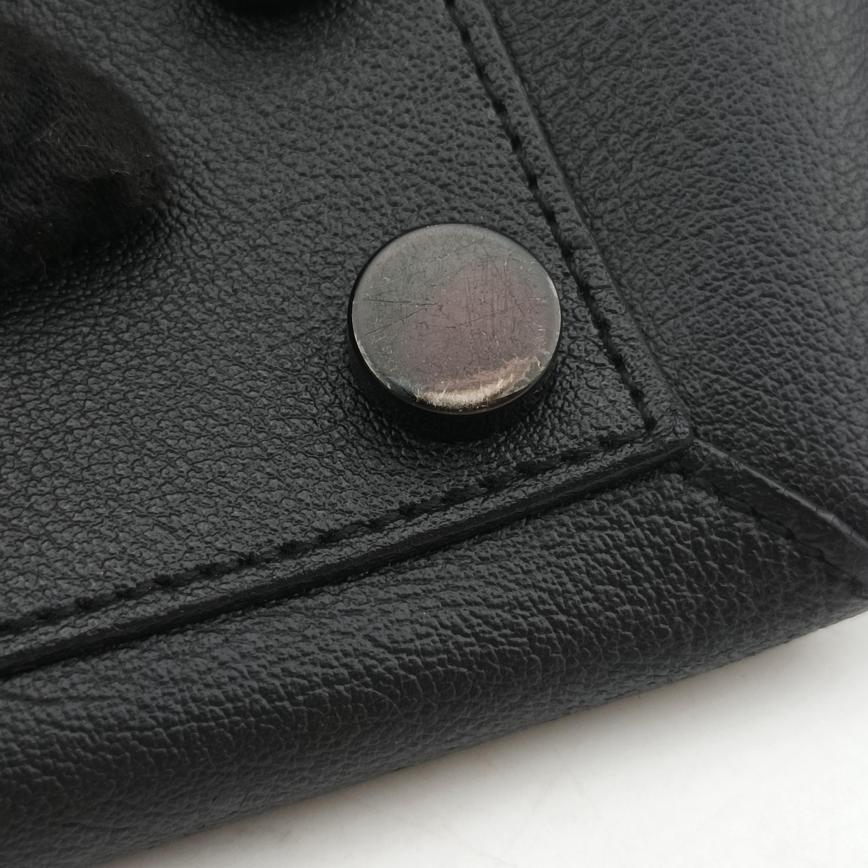 Pre-owned Yves Saint Laurent Bold Black Leather 440606 shoulderbag | stylenewstar