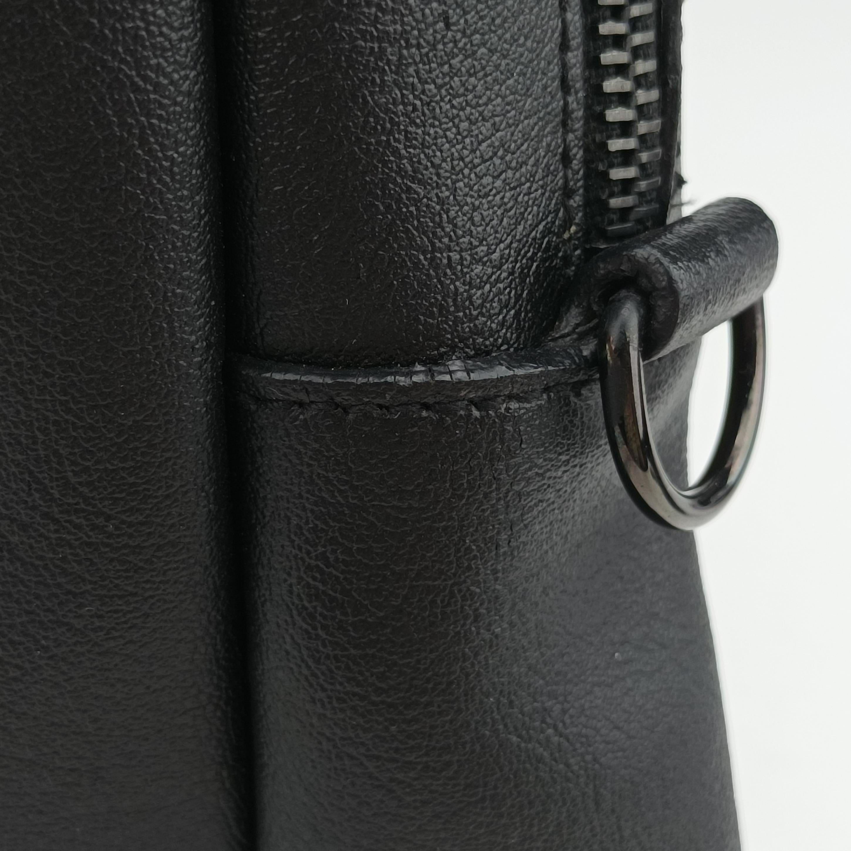 Pre-owned Yves Saint Laurent Bold Black Leather 440606 shoulderbag | stylenewstar