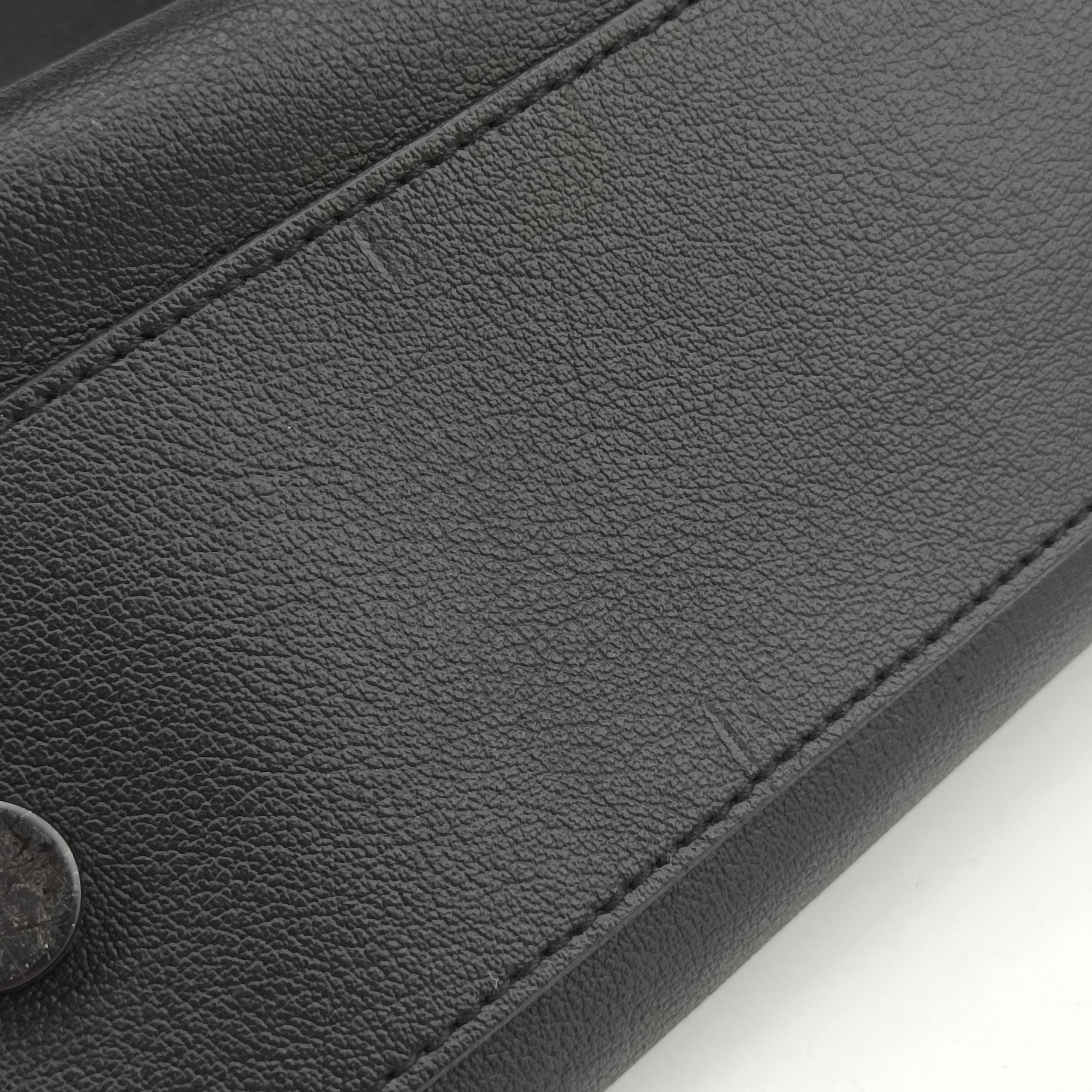 Pre-owned Yves Saint Laurent Bold Black Leather 440606 shoulderbag | stylenewstar