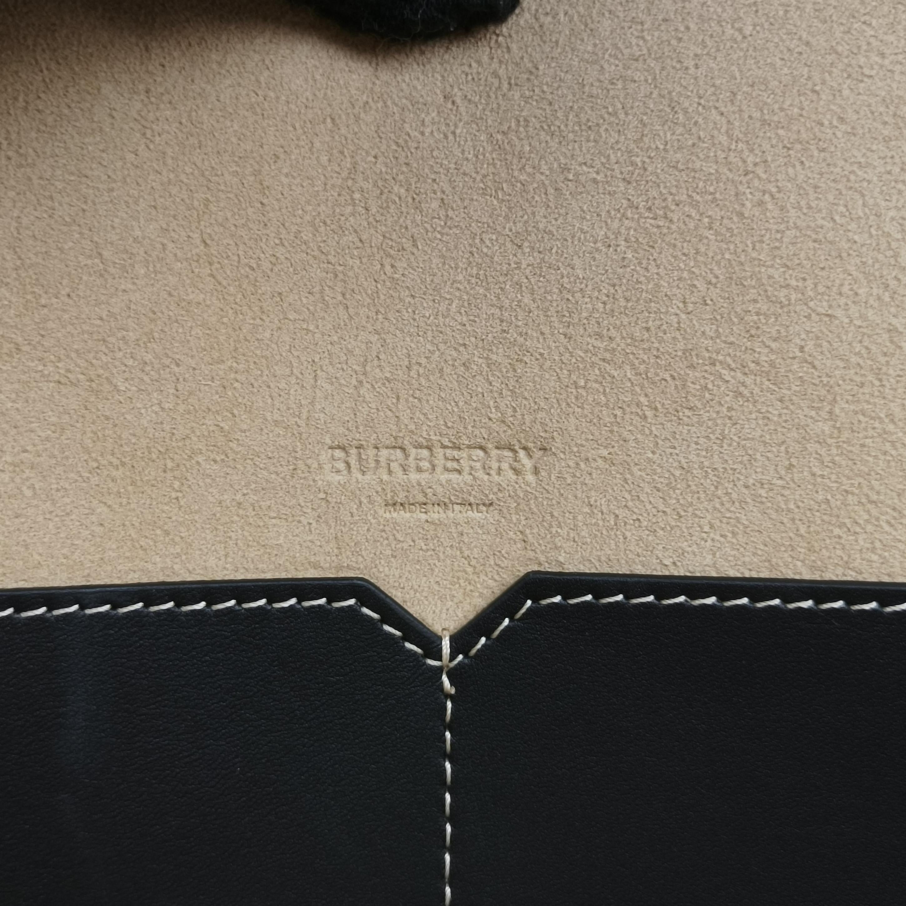 Vintage Burberry Soft Pocket Tote Black leather  shoulderbag | stylenewstar