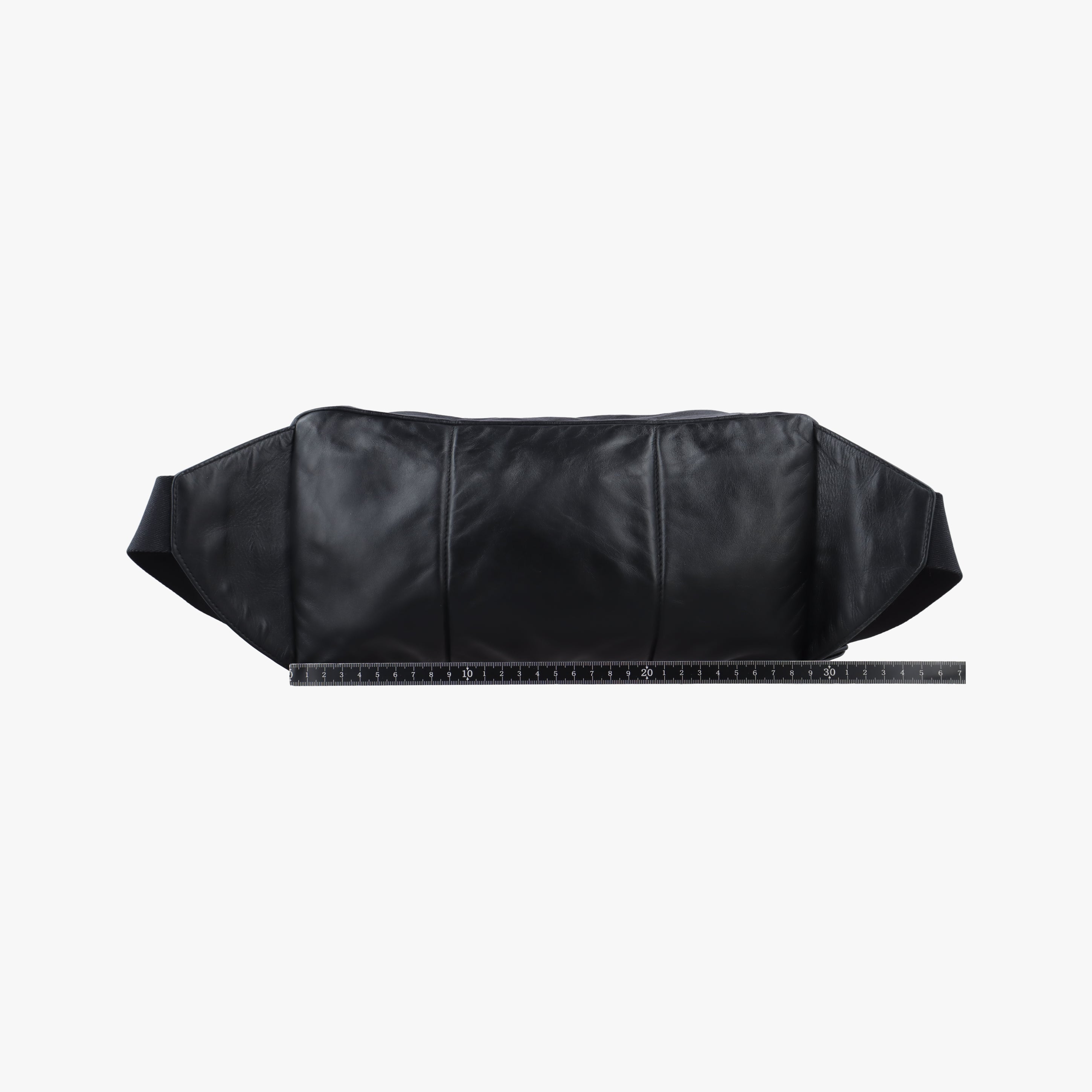 Pre-owned Bottega Veneta Intrecciato Black lambskin  bum bag/waist bag | stylenewstar