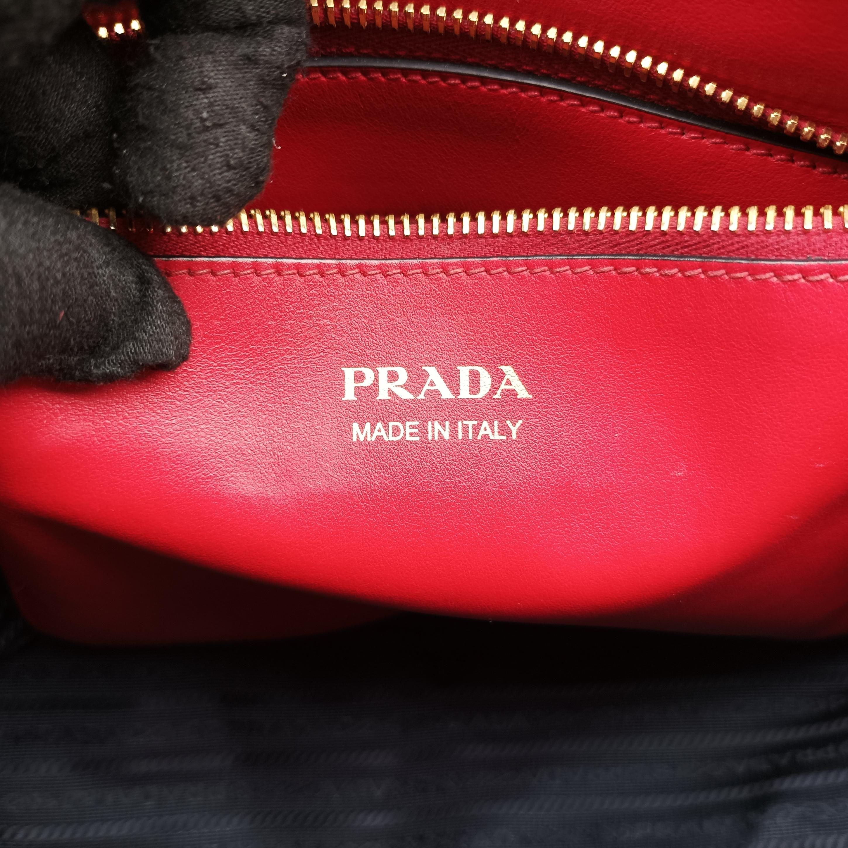 Pre-owned Prada Paradigm Red SAFFIANO Leather 1BA130 shoulderbag | stylenewstar