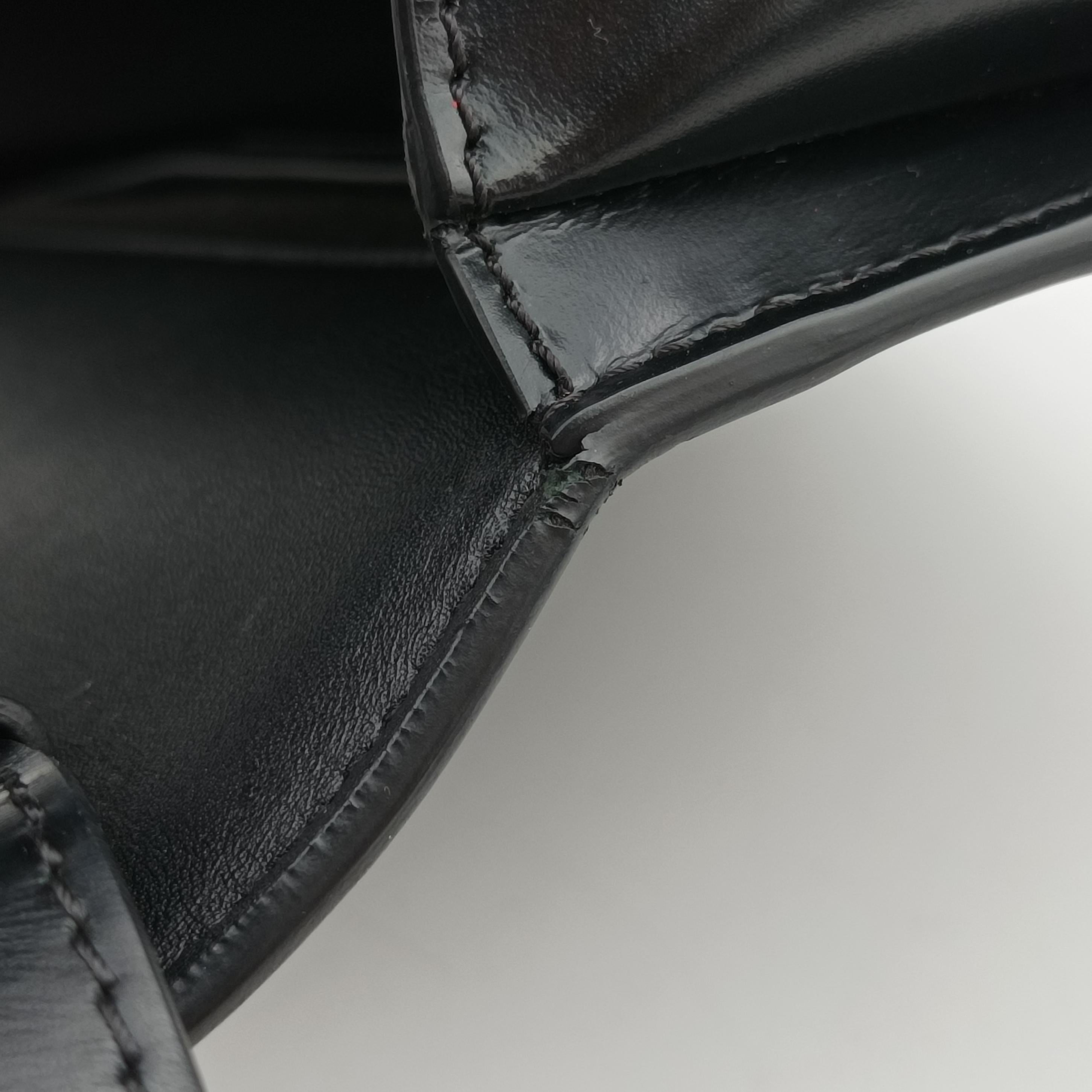 Pre-owned Givenchy Infinity Black leather  shoulderbag | stylenewstar
